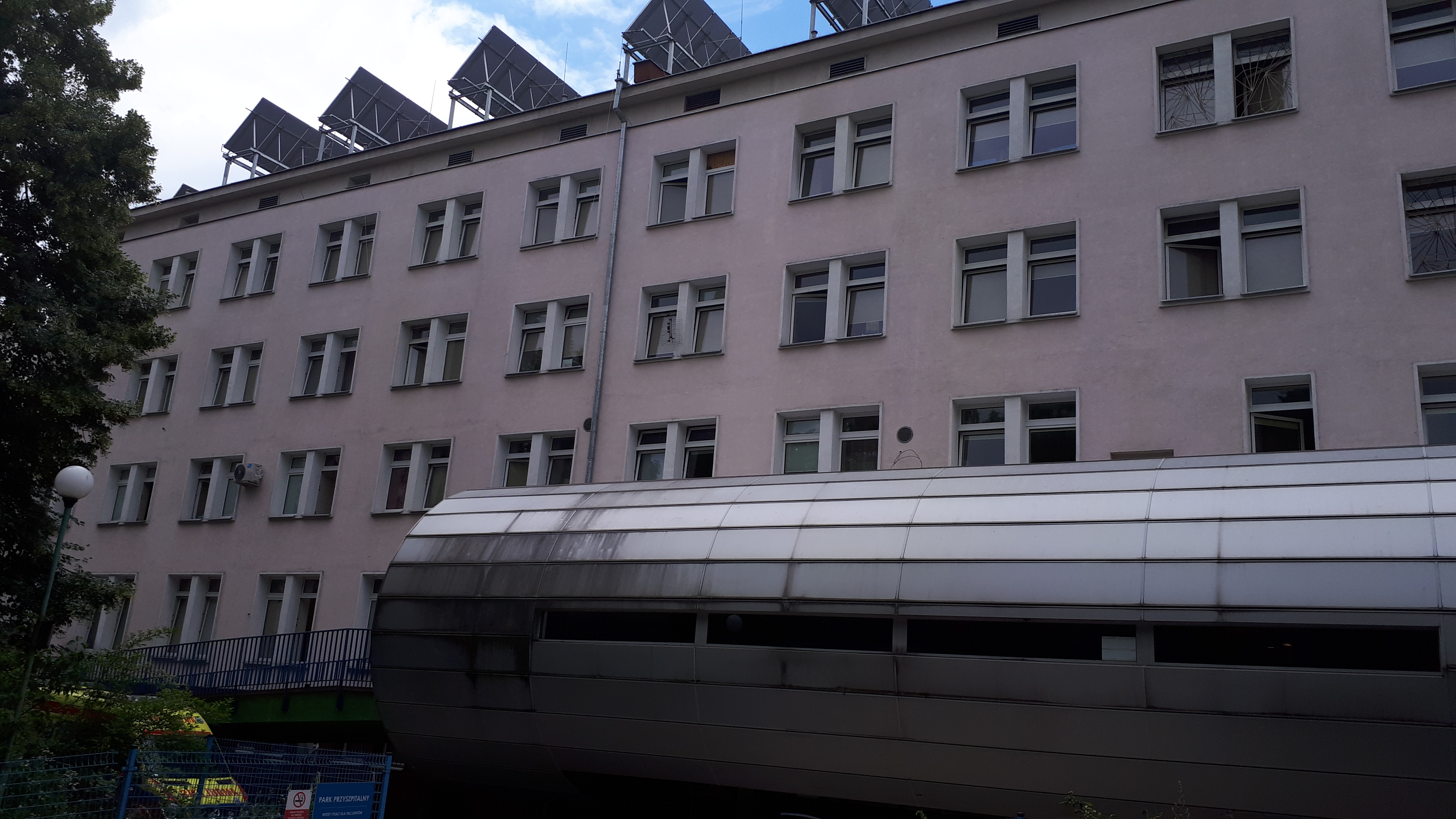 Wykonanie dokumentacji projektowo-kosztorysowej dla rozbudowy i przebudowy istniejącego budynku Szpitala przy ul. Barskiej 16/20 w Warszawie