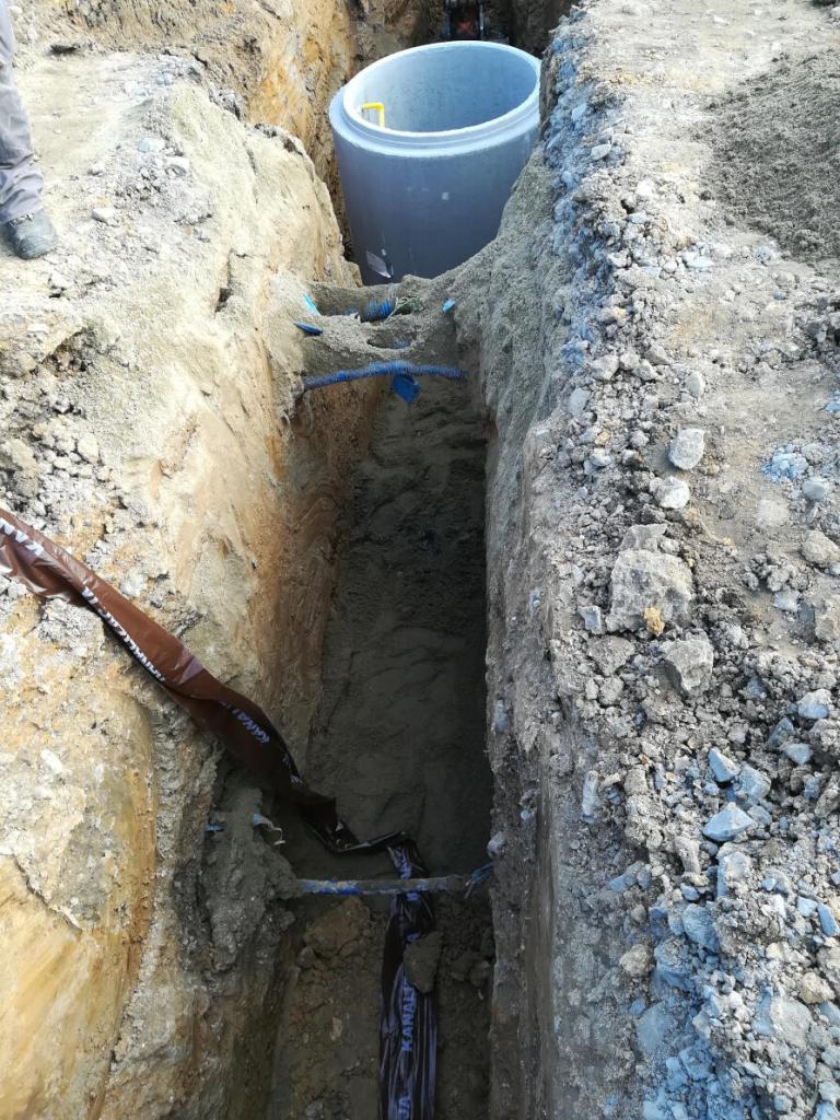 Prace przy budowie nowej sieci kanalizacyjnej - zdjęcie nr 4