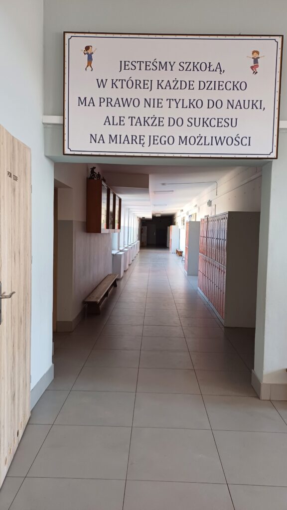 Tablica z motto