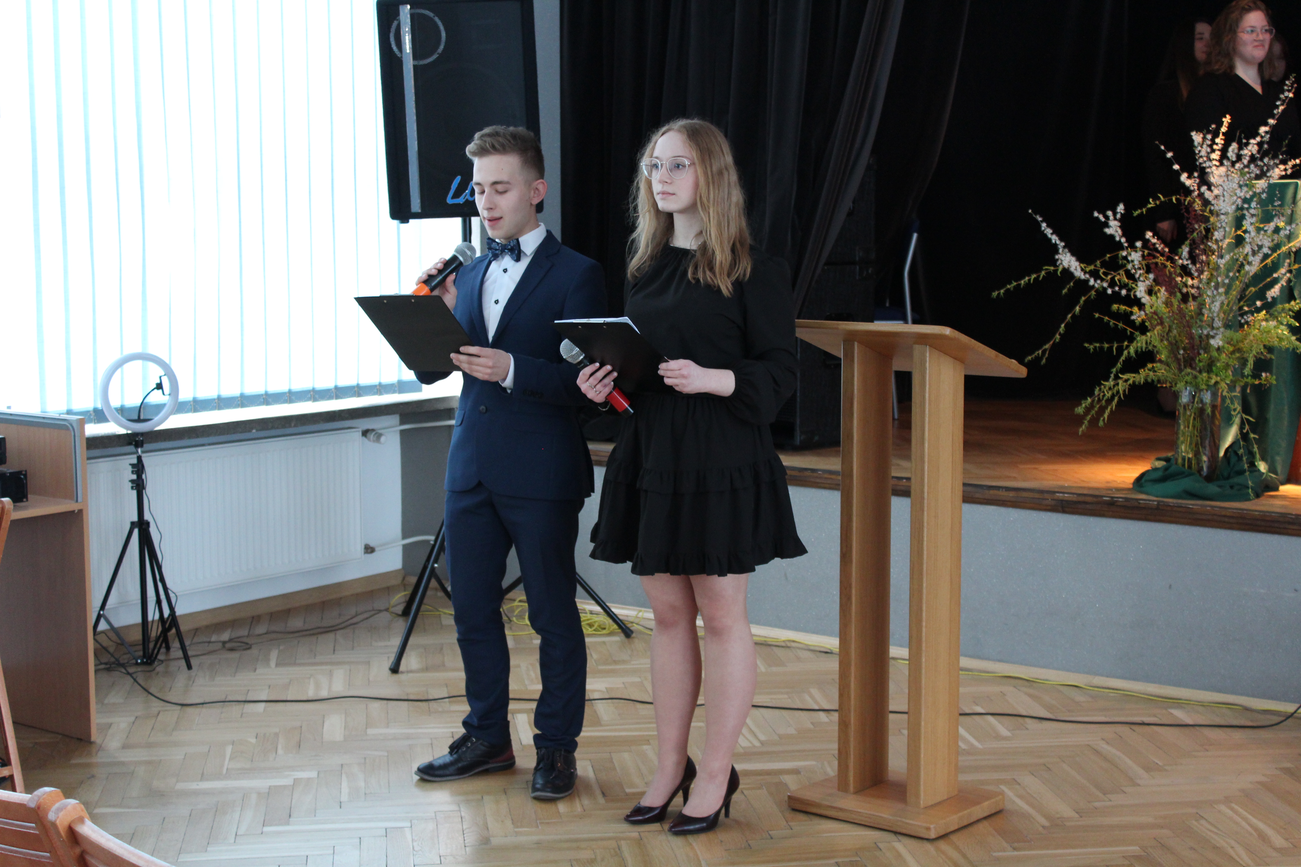 Prowadzący uroczystość – Oliwia Urbanik i Jakub Szot