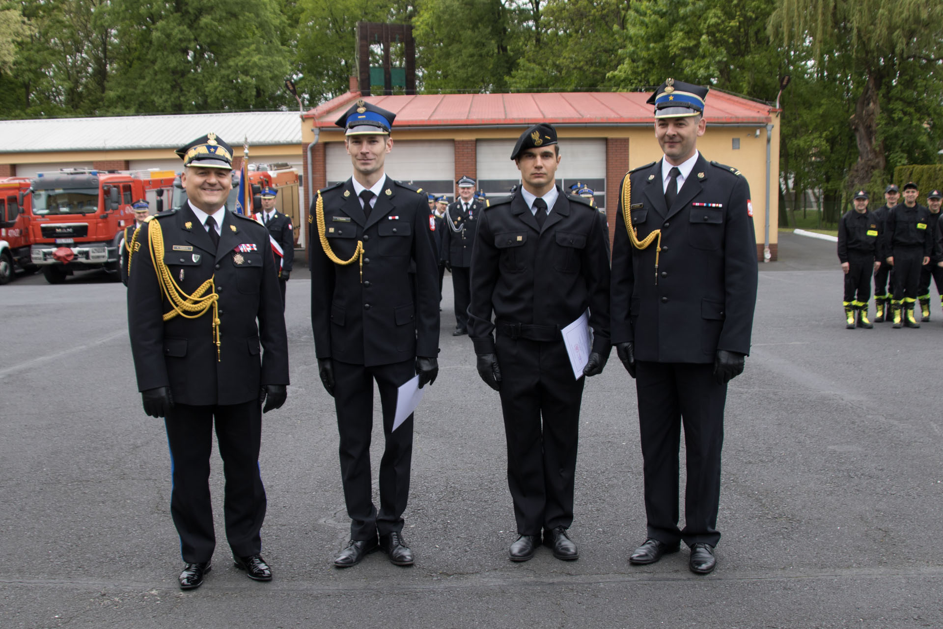 Powiatowe obchody Dnia Strażaka – strażacy awansowani na wyższe stopnie służbowe