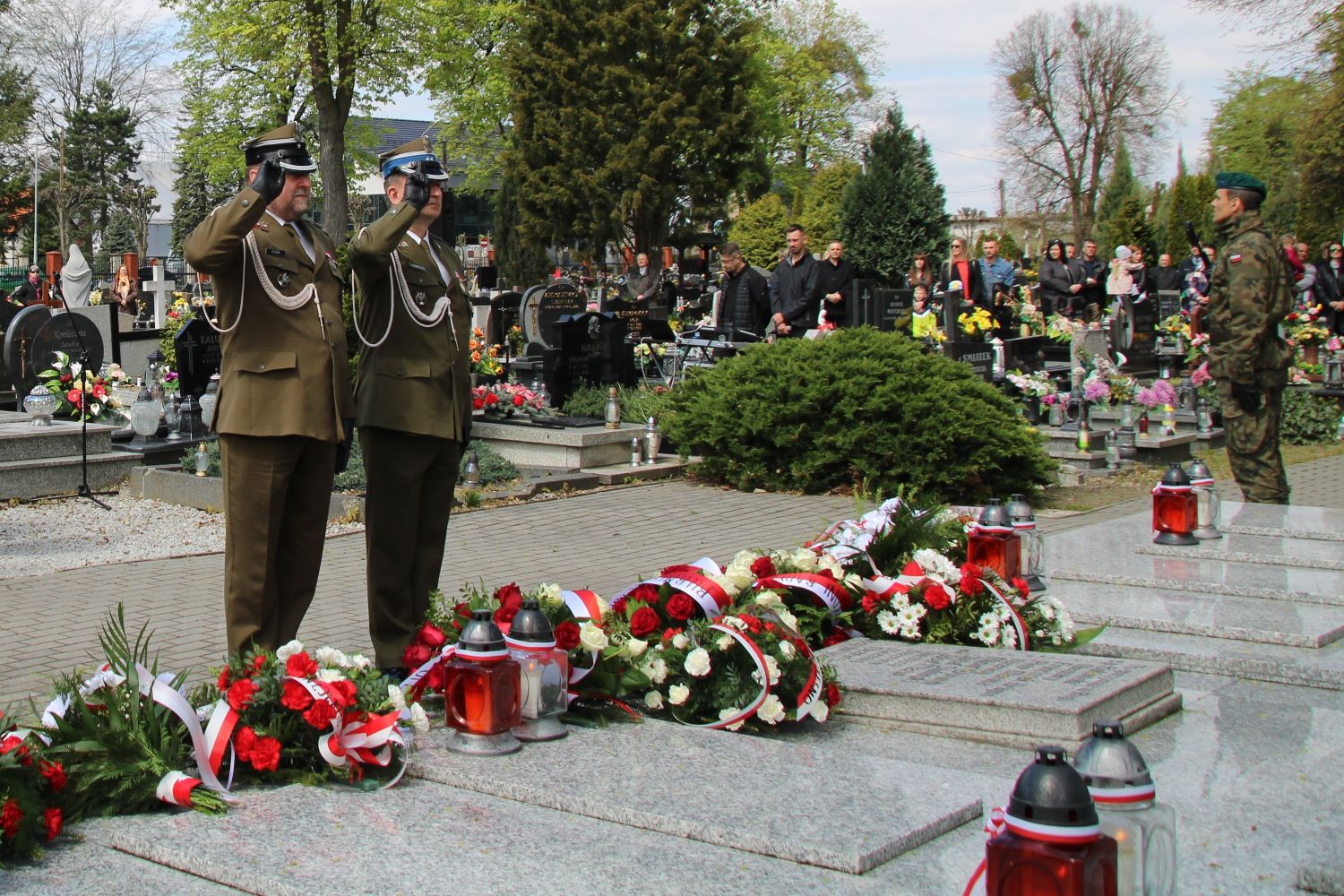Delegacje składają kwiaty pod Pomnikiem Powstańców Śląskich 