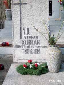 Nagrobek Stefana Kubiaka Dowódcy juncewskiej kompanii powstańczej 1918/19 r. 