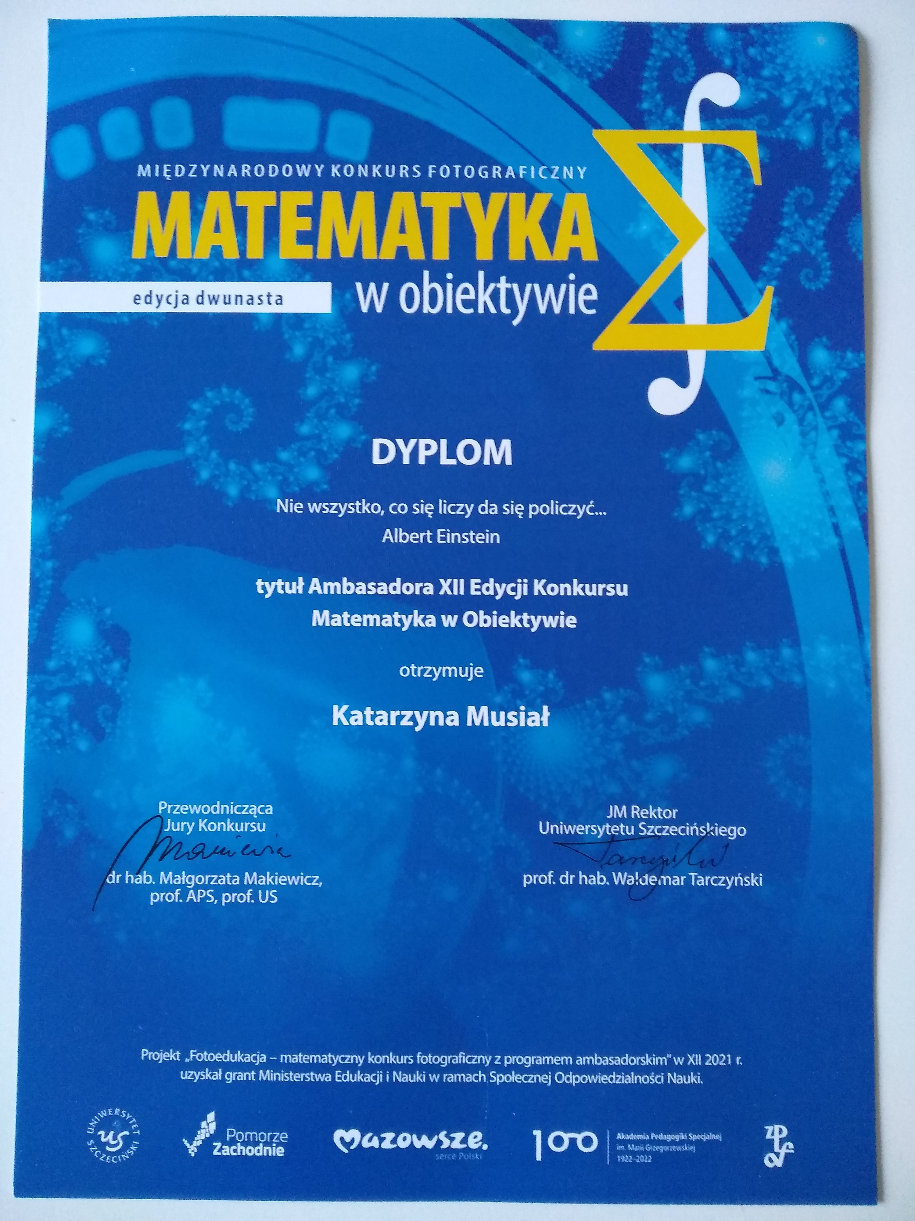 Matematyka w obiektywie - dyplom dla Katarzyny Musiał, nauczycielki matematyki