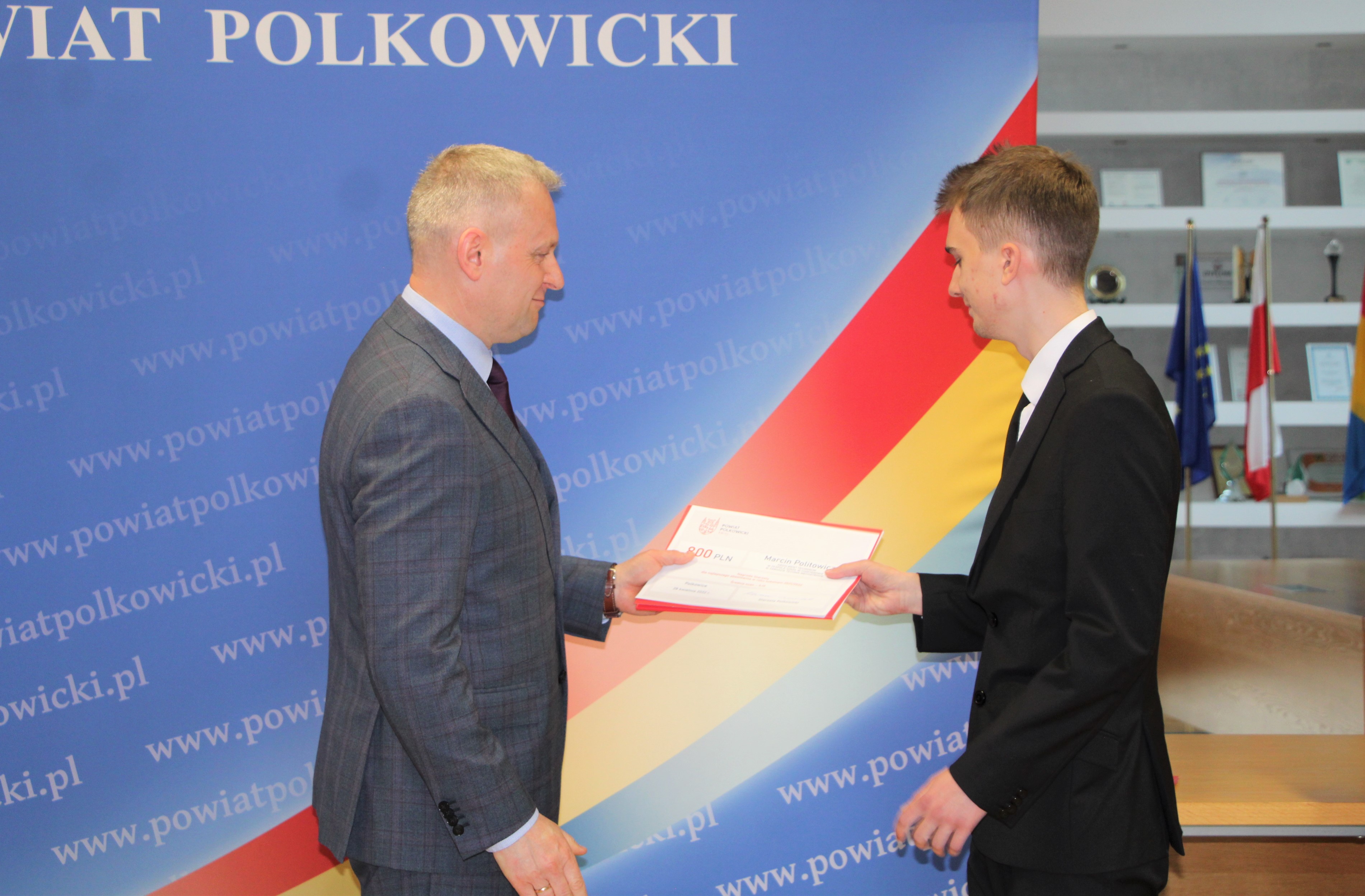 Wręczenie nagród Starosty Polkowickiego za najlepsze wyniki w nauce