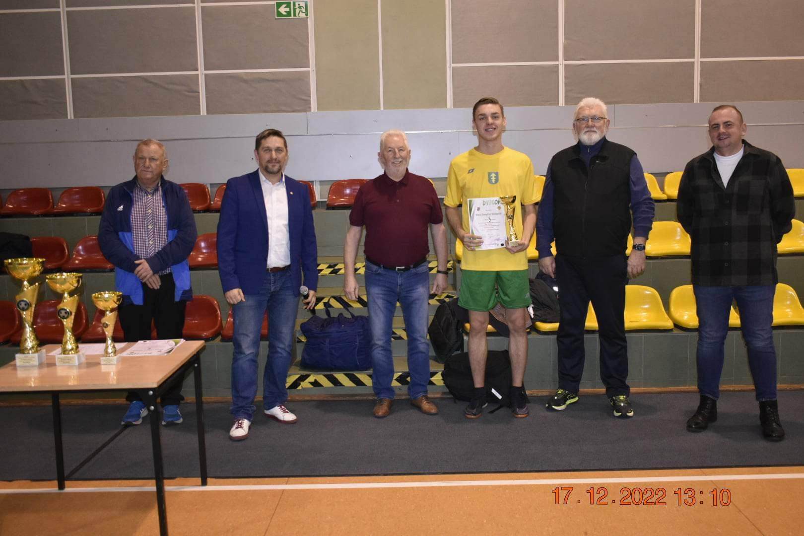 Powiatowy turniej halowej piłki nożnej open powiatu czarnkowsko – trzcianeckiego