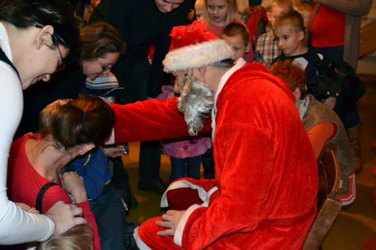 Św. Mikołaj odwiedził dzieci w Kaczorach