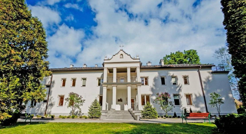 Dawny Klasztor Sióstr Urszulanek W Rokicinach Podhalańskich a od 2014 roku Pałac Seniora