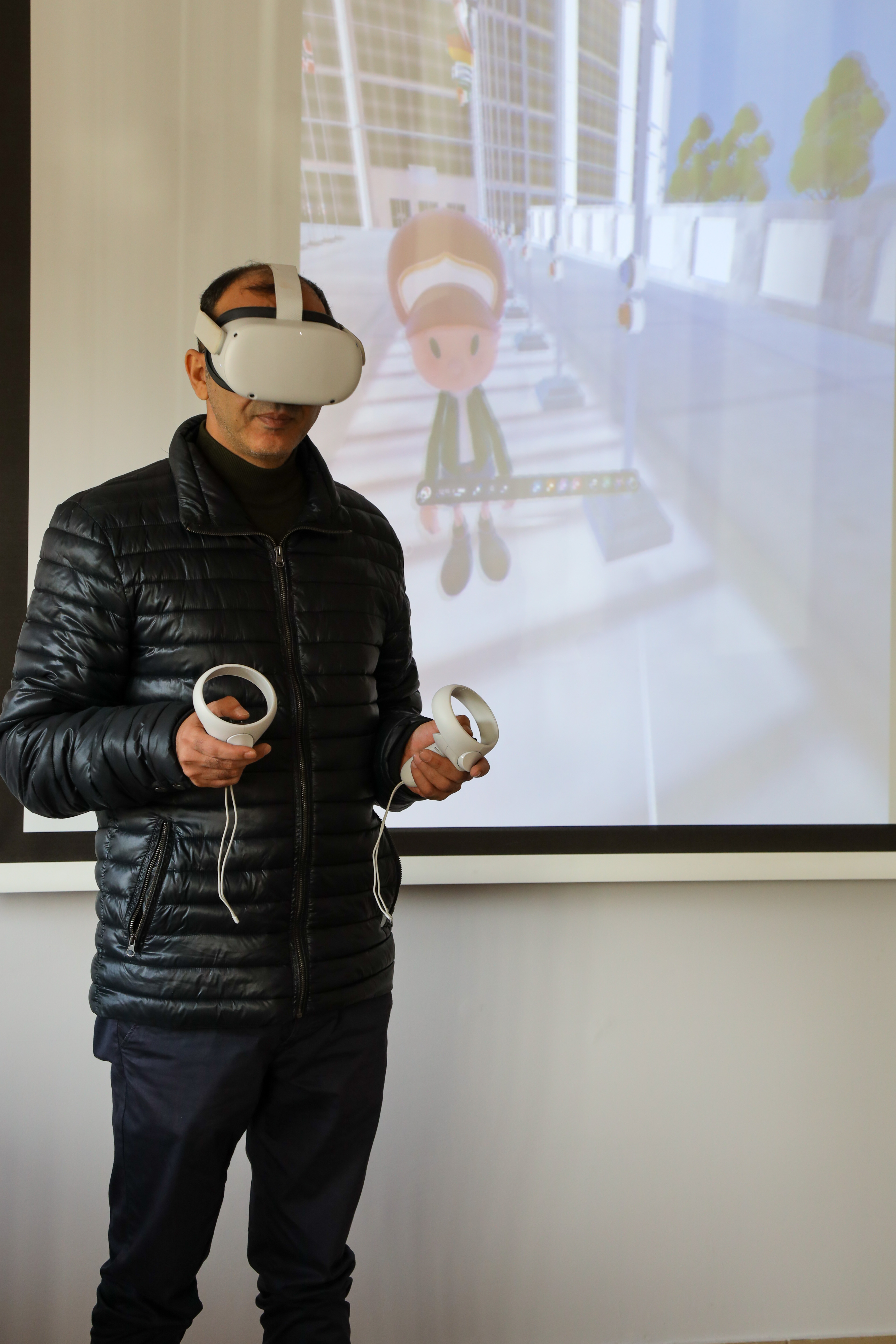 Przygotowanie do warsztatów z wykorzystaniem wirtualnej rzeczywistości (VR) poprzez aplikację na urządzenia Oculus.