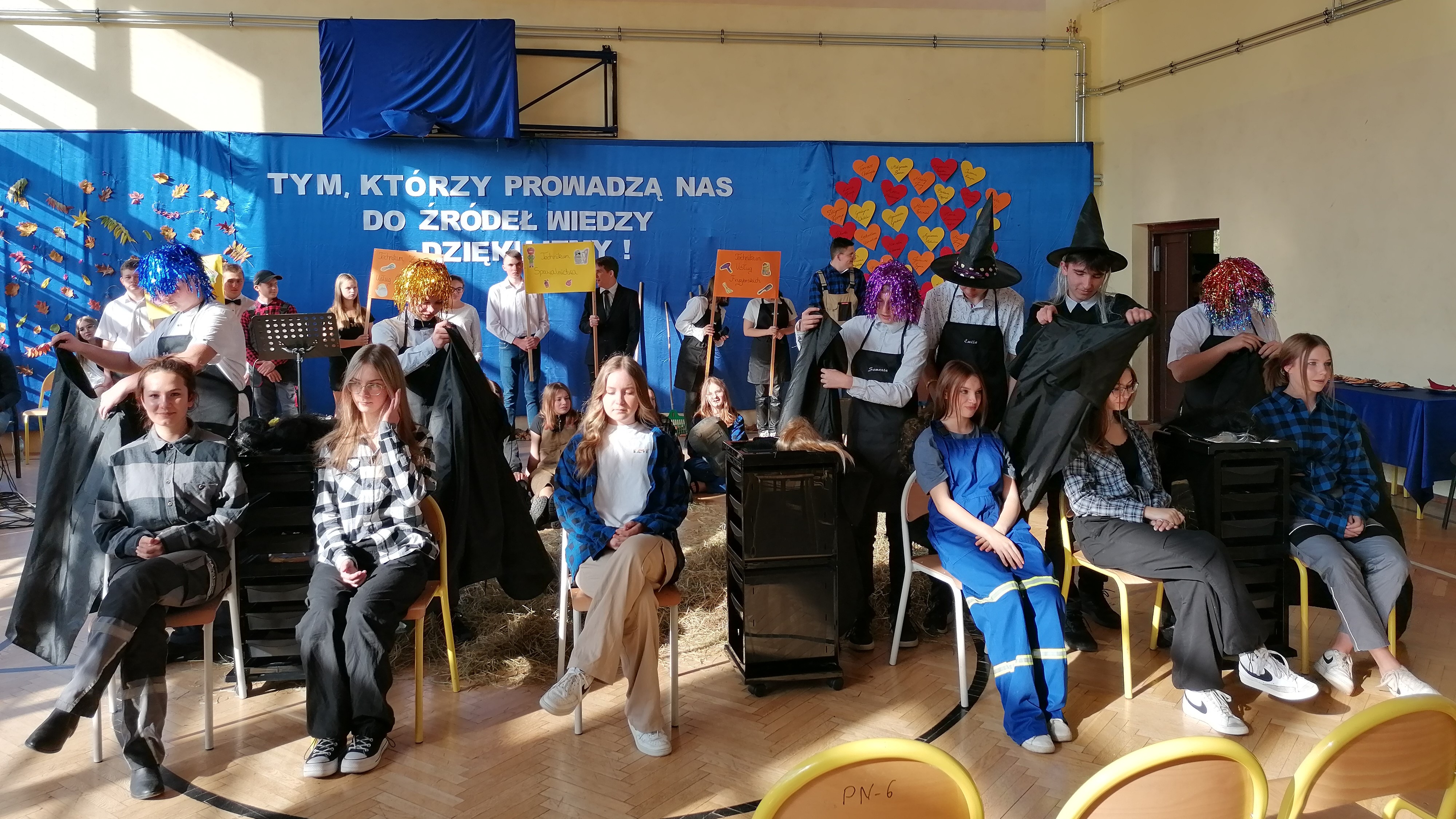 Święto Edukacji Narodowej w Zespole Szkół w Gorzowie Śląskim – prezentacja kierunków nauczania przygotowana przez uczniów klas pierwszych