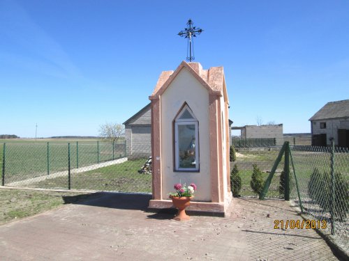 Kapliczka w północnej części miejscowości pocz. XX w. Łuzki