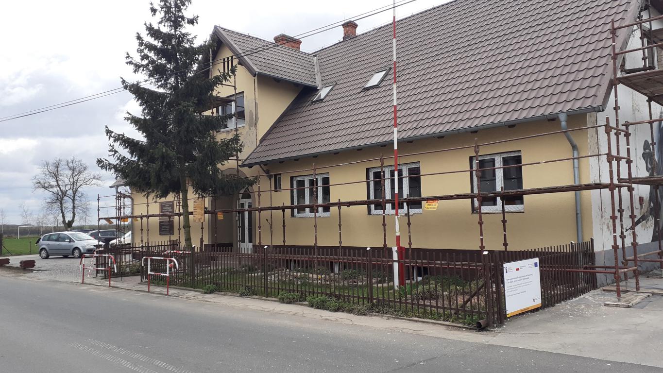 Termomodernizacja budynku Szkoły Podstawowej w Żernikach - Stan na dzień: 14.04.2021 r.