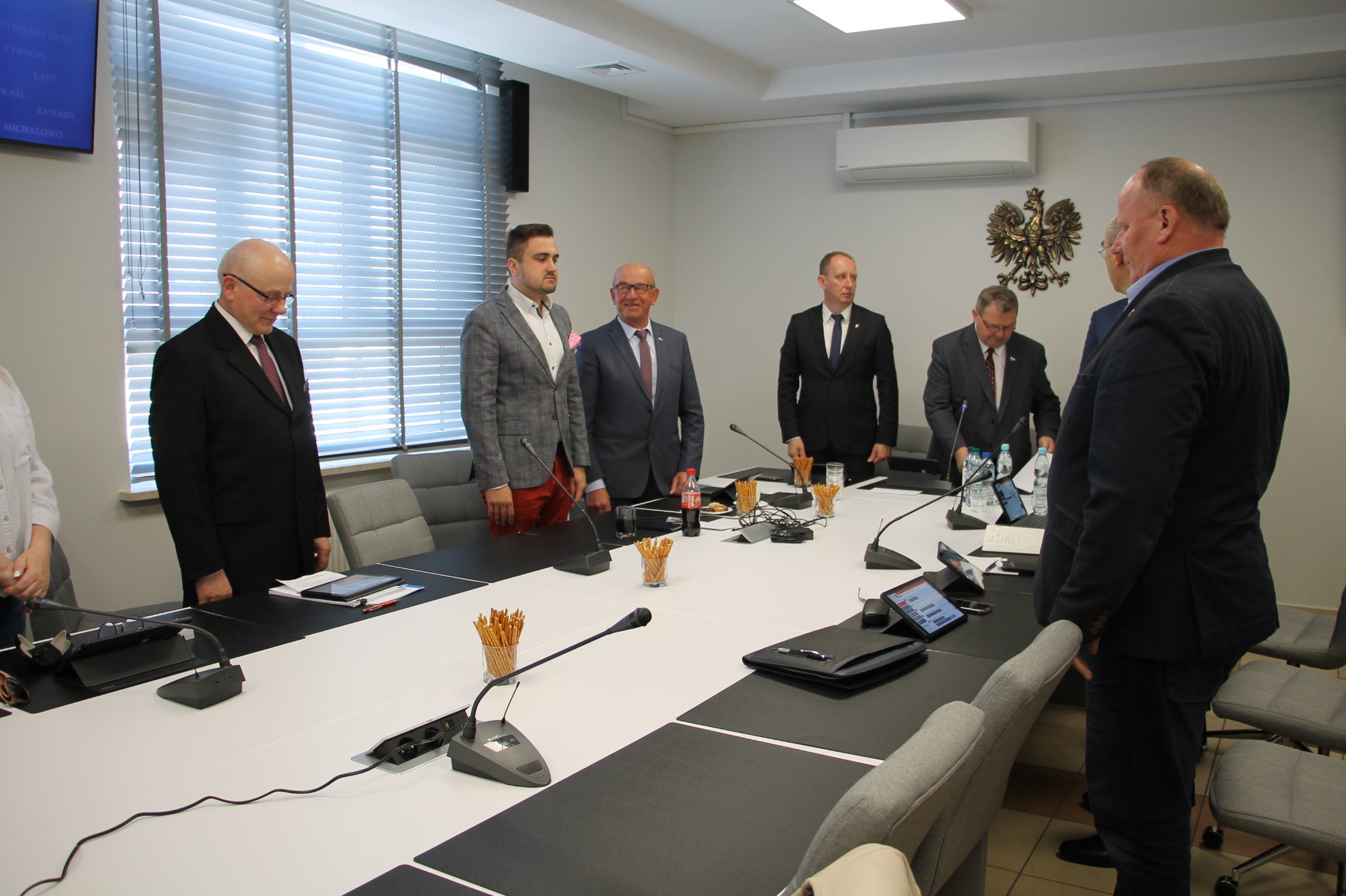 LIX Sesja Rady Powiatu Białostockiego - nowy radny składa ślubowanie
