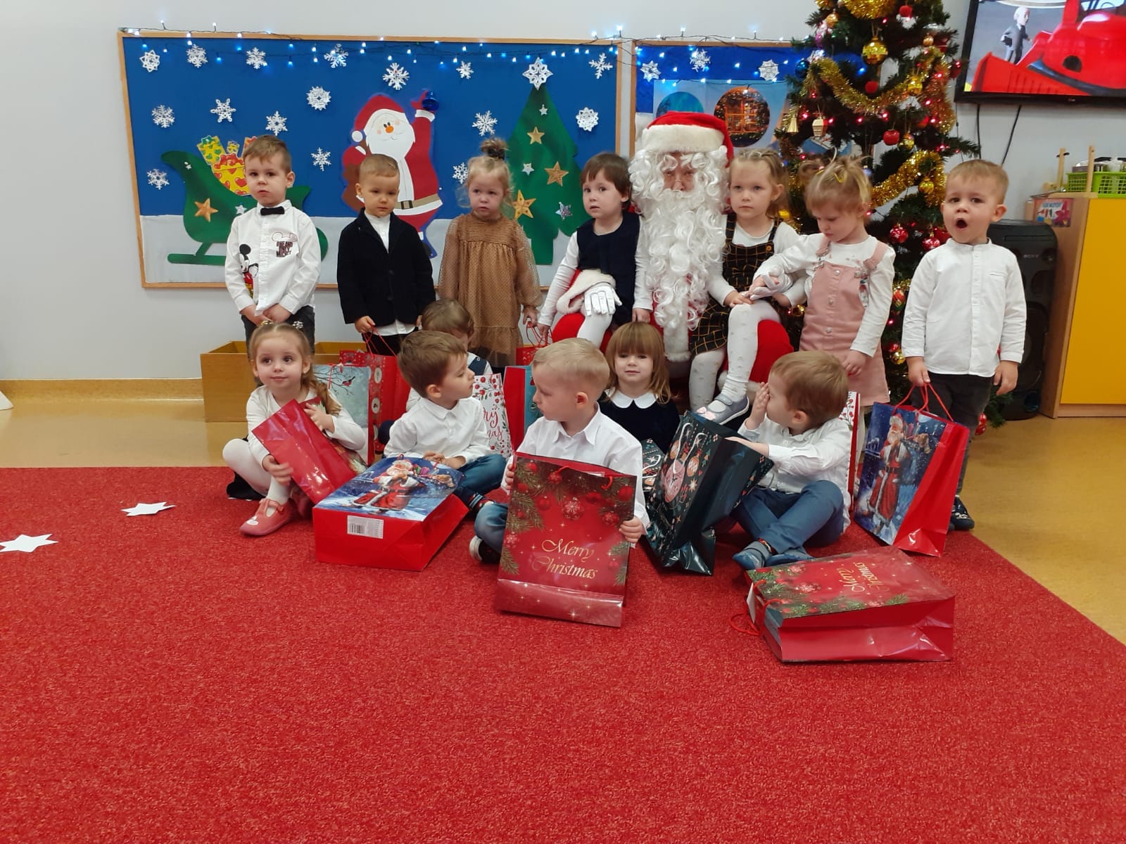 Dzieci z Miejskiego Przedszkola nr 5 podczas świątecznych występów