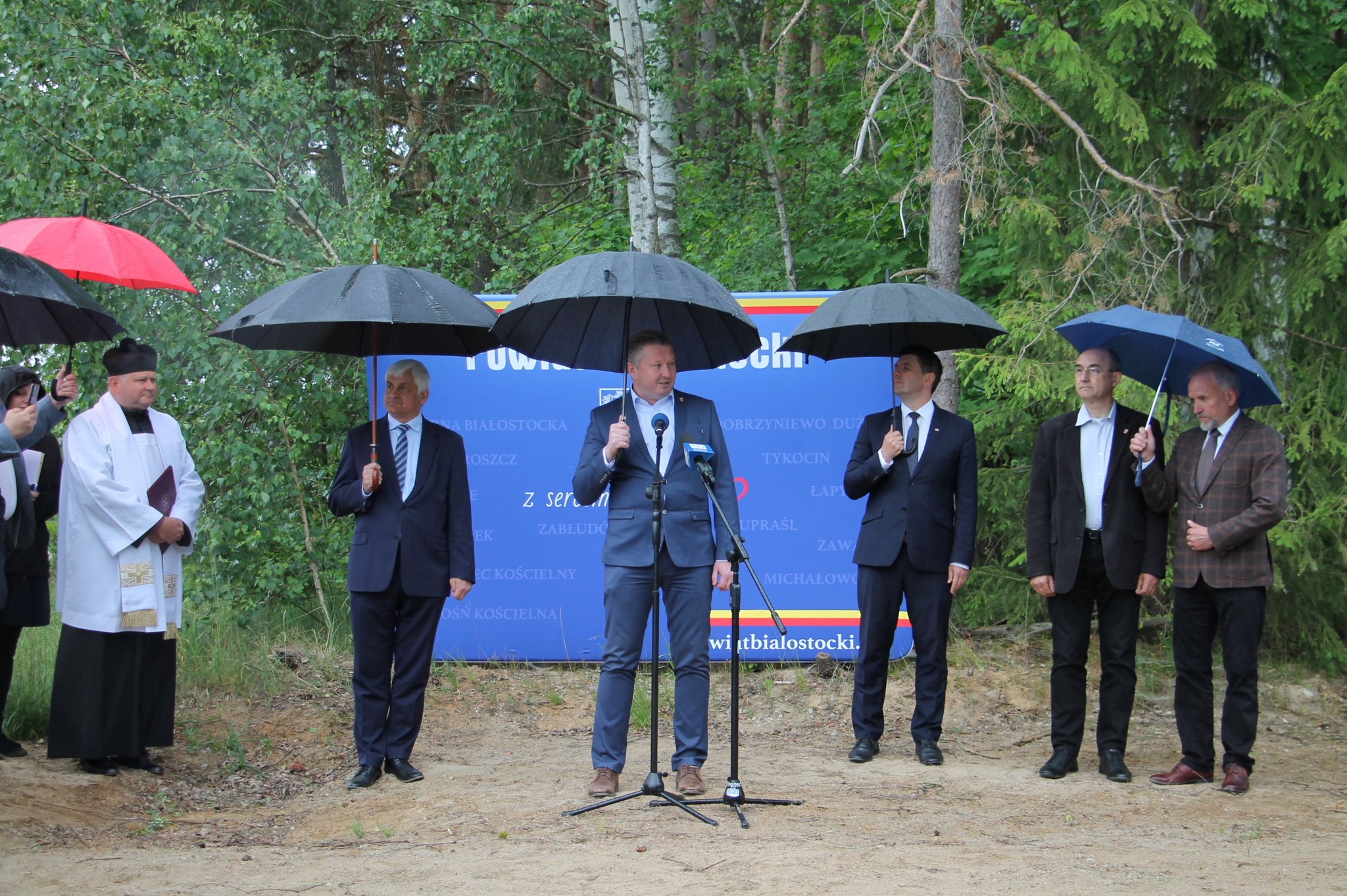 Oficjalne otwarcie drogi Jezierzysk -granica powiatu
