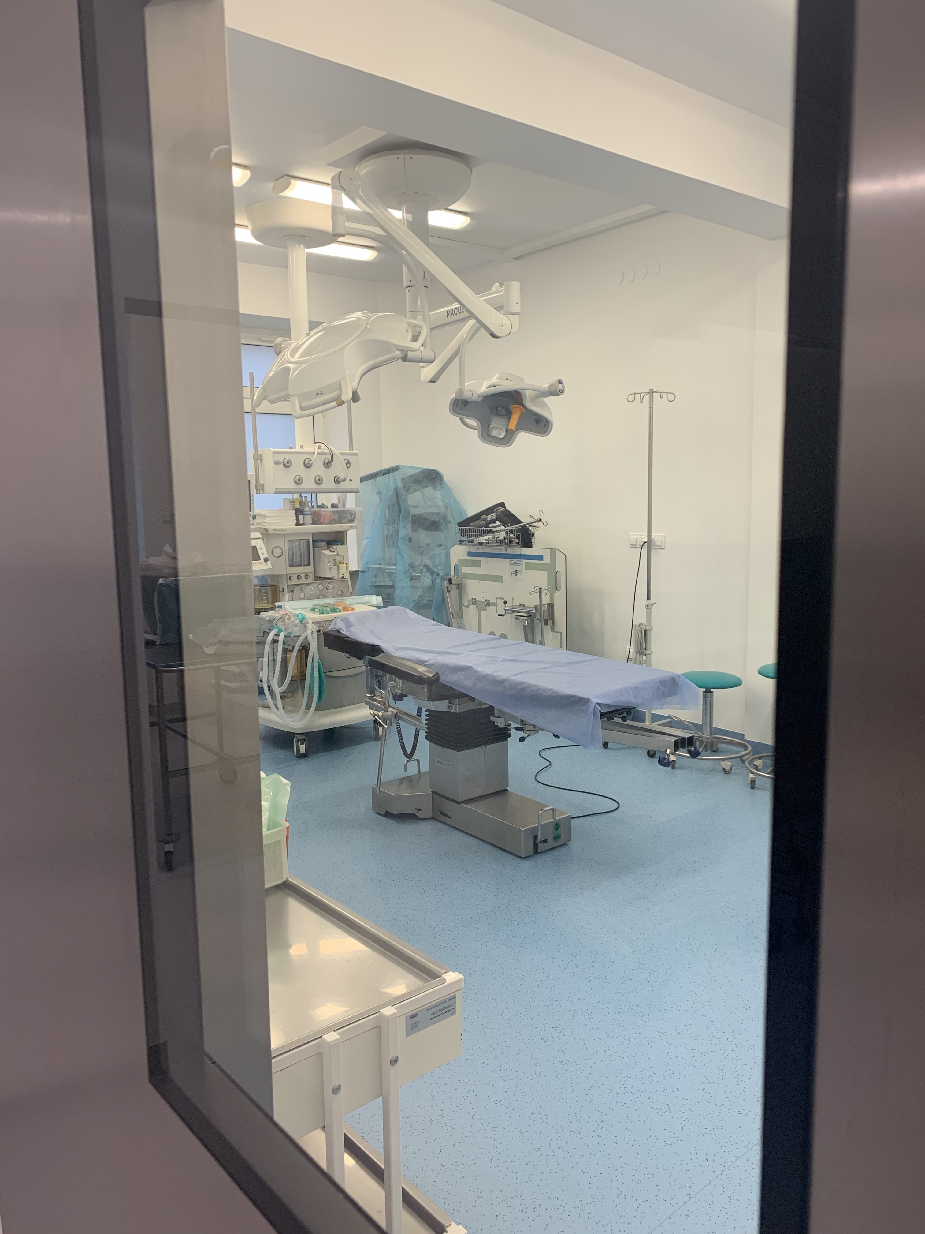 Usunięcie awarii Bloku Operacyjnego Chirurgii Urazowej w Szpitalu św. Anny
w Warszawie