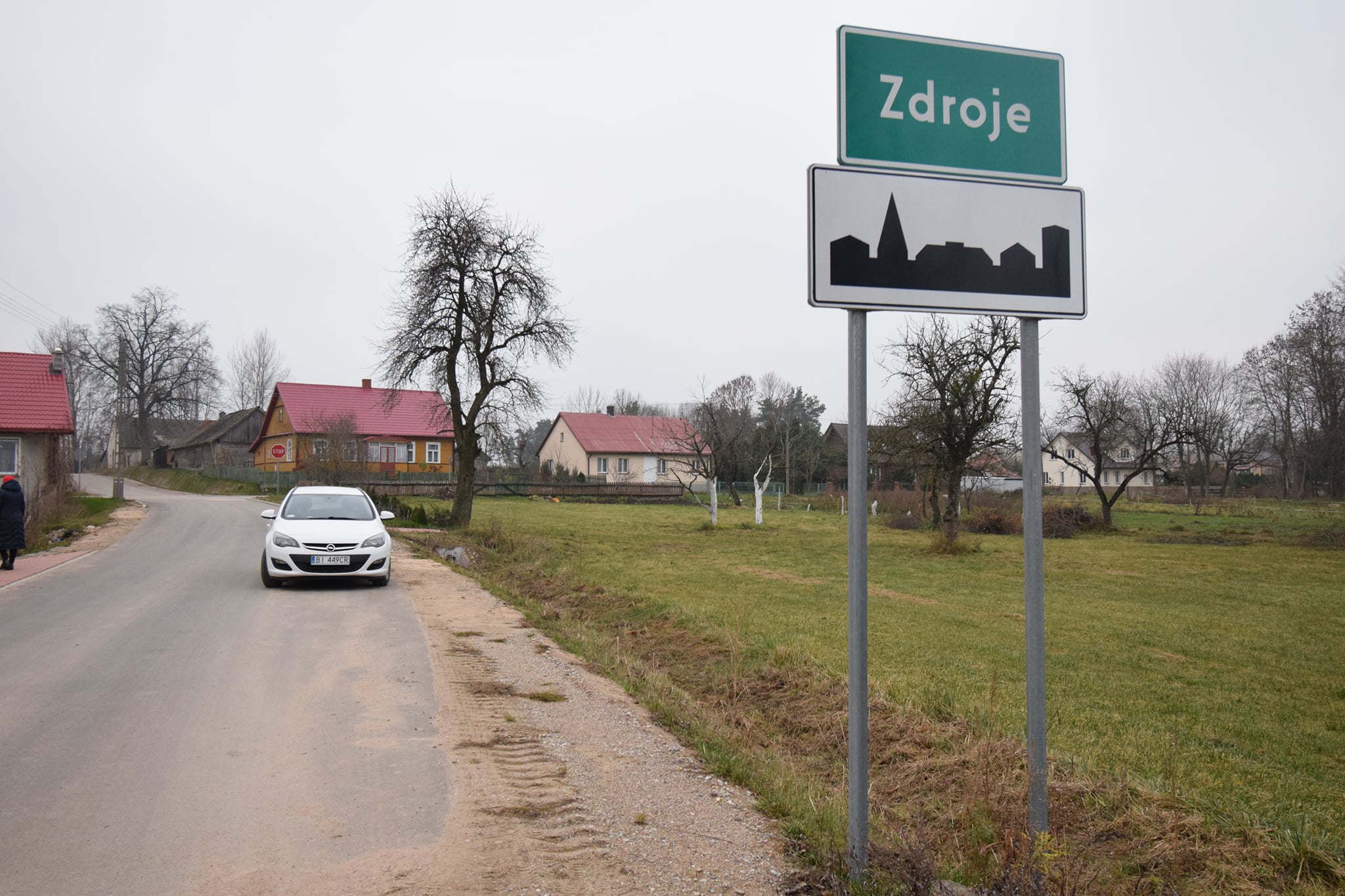 Oficjalne otwarcie przebudowanego skrzyżowania we wsi Zdroje
