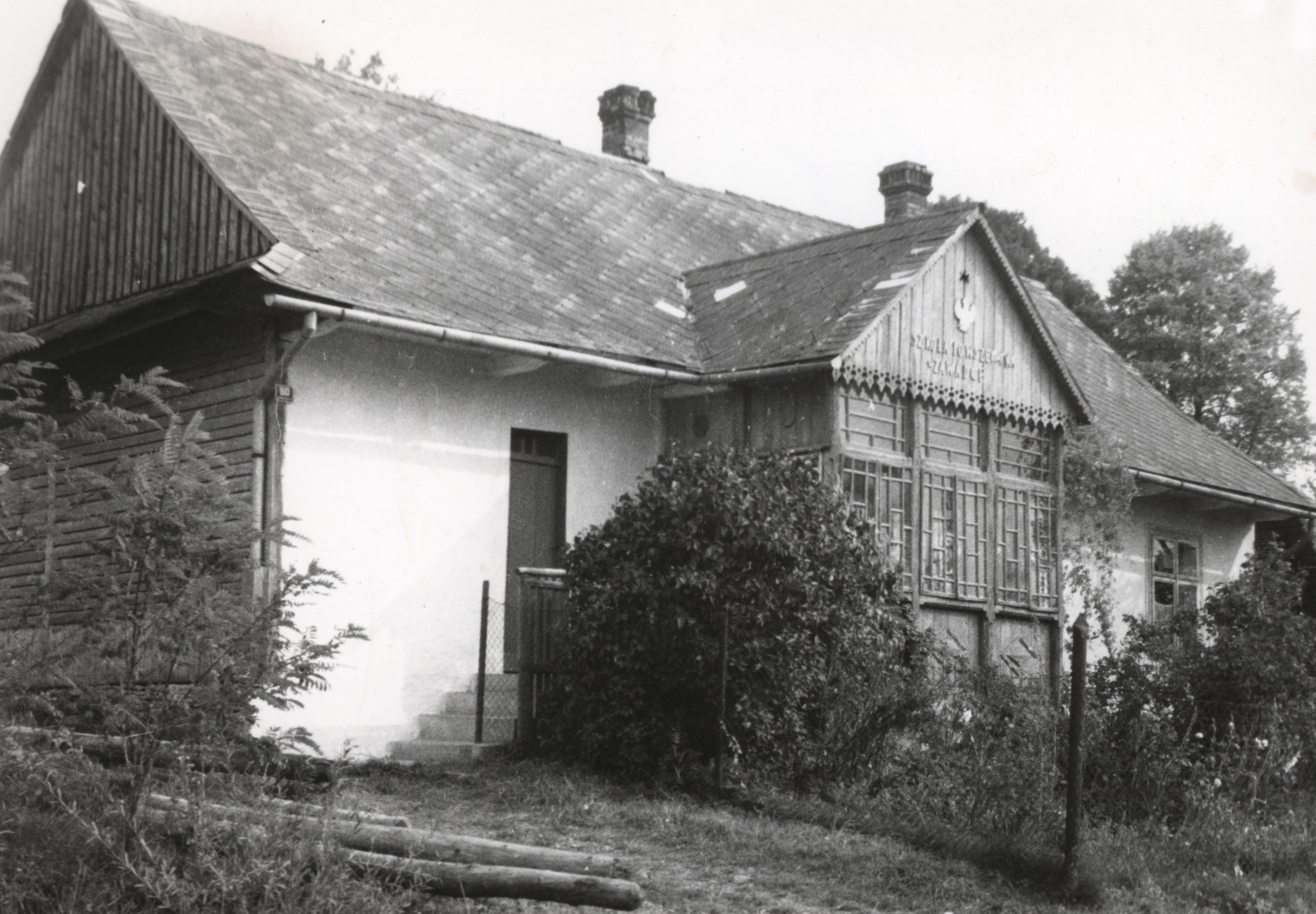 Budynek Szkoły Powszechnej w Zawadce, lata 70.