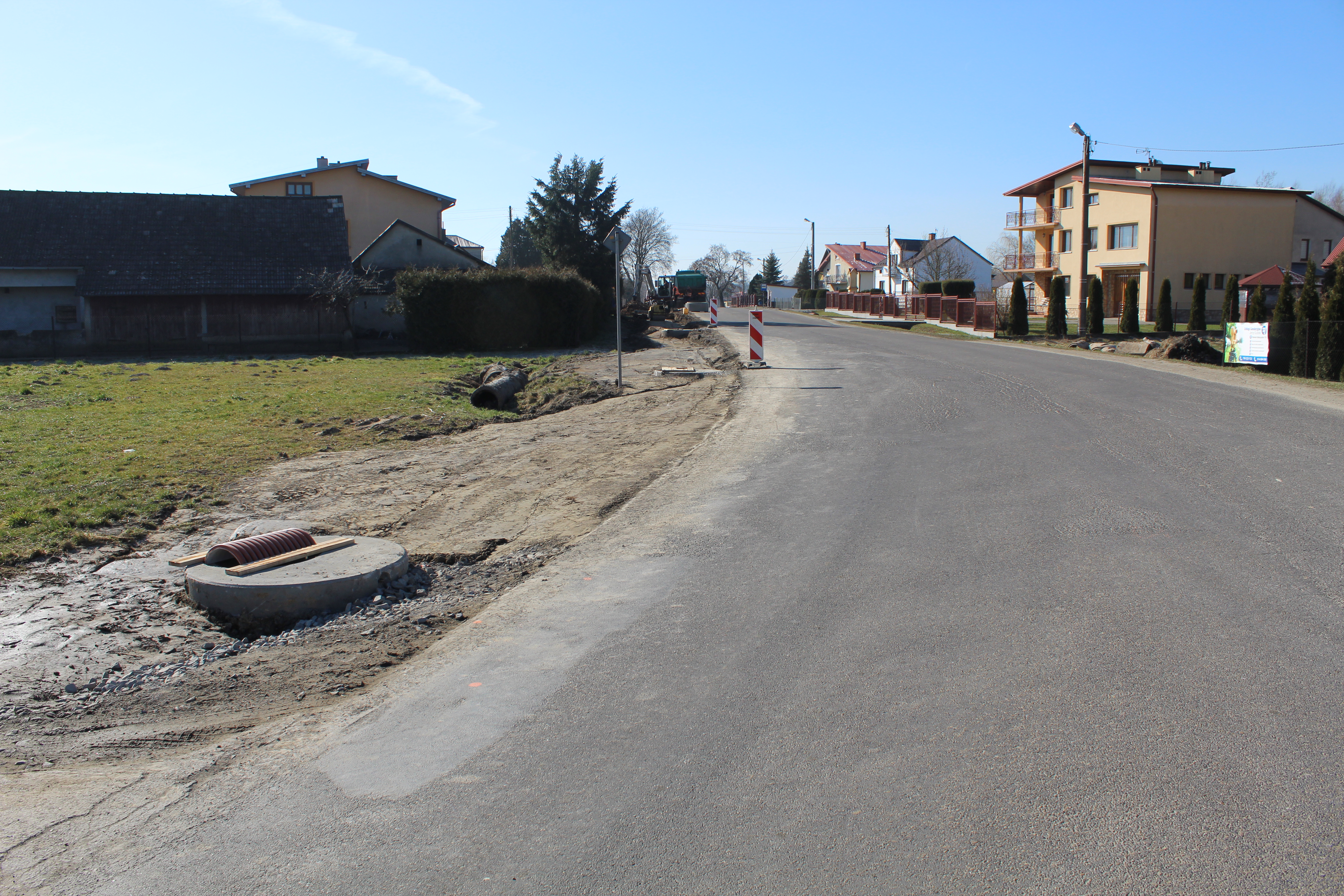 Remont drogi powiatowe w Wróblowej