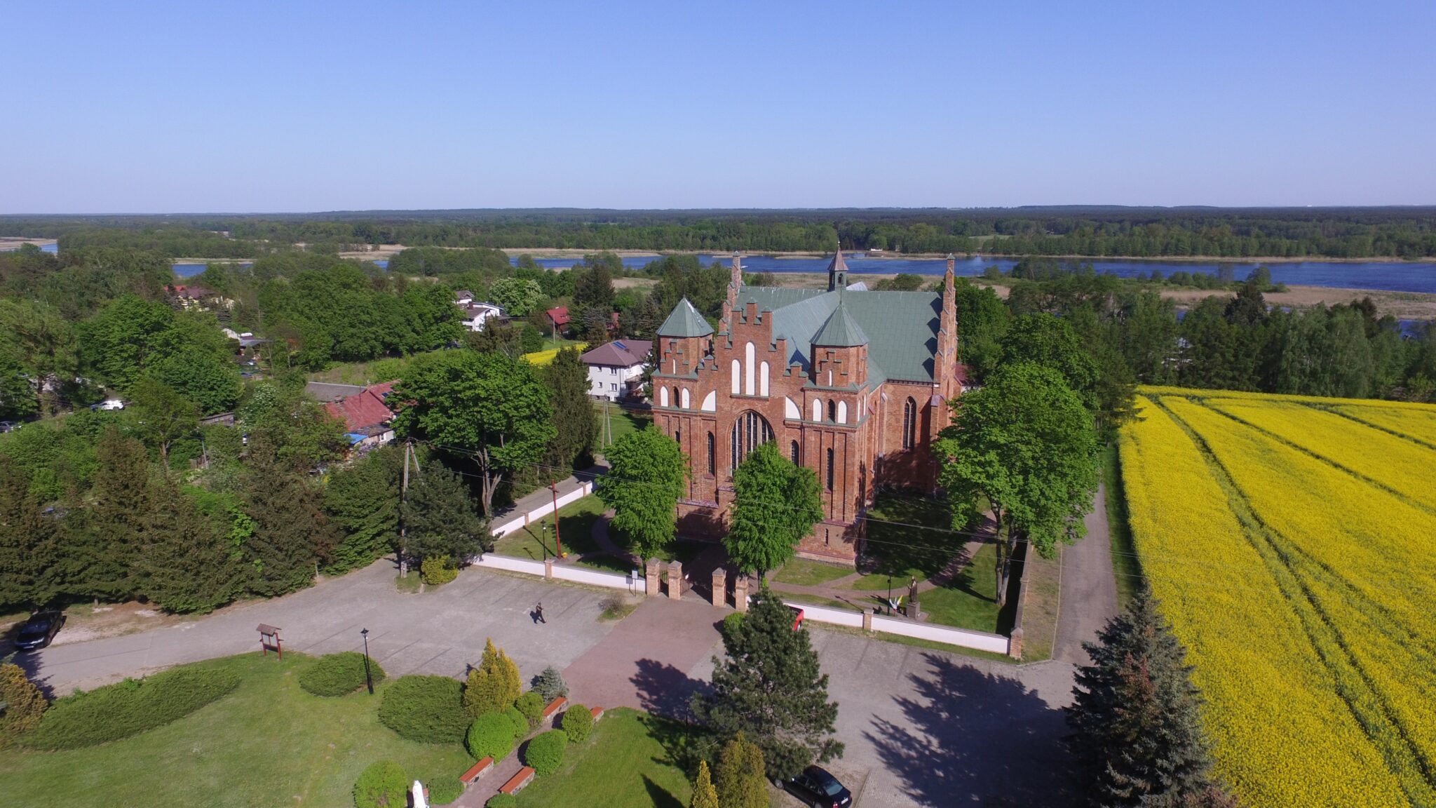 Kościół Parafialny pw. św. Tomasza Apostoła w Dzierżeninie
