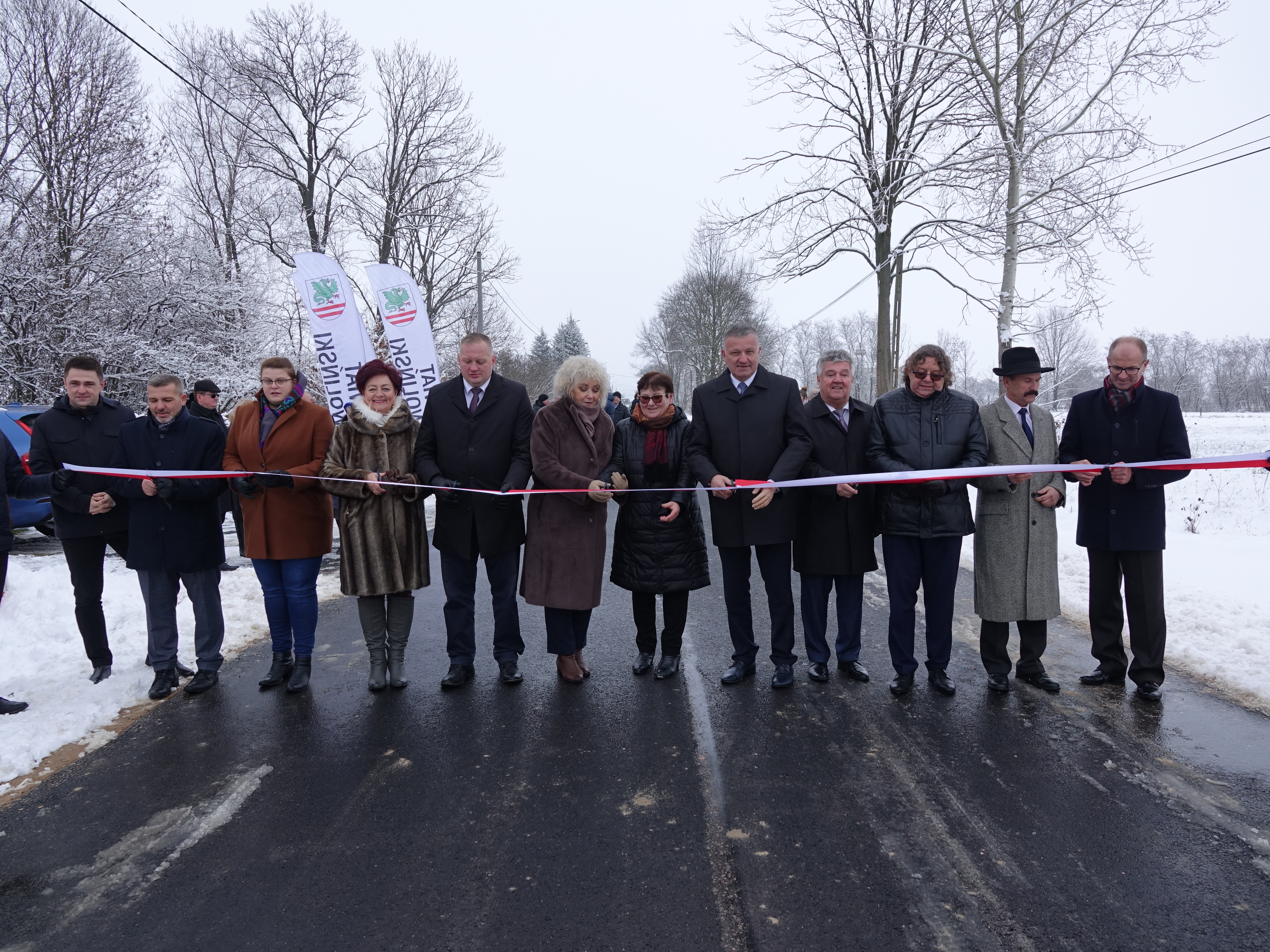Uroczyste otwarcie przebudowanej drogi powiatowej nr 2235W w m. Laliny, gm. Borowie, fot. 2