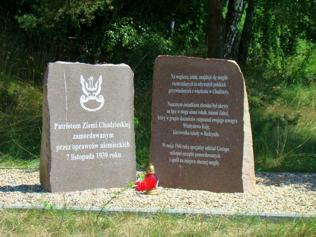 Tablice przy pomniku Ofiar Gor Morzewskich