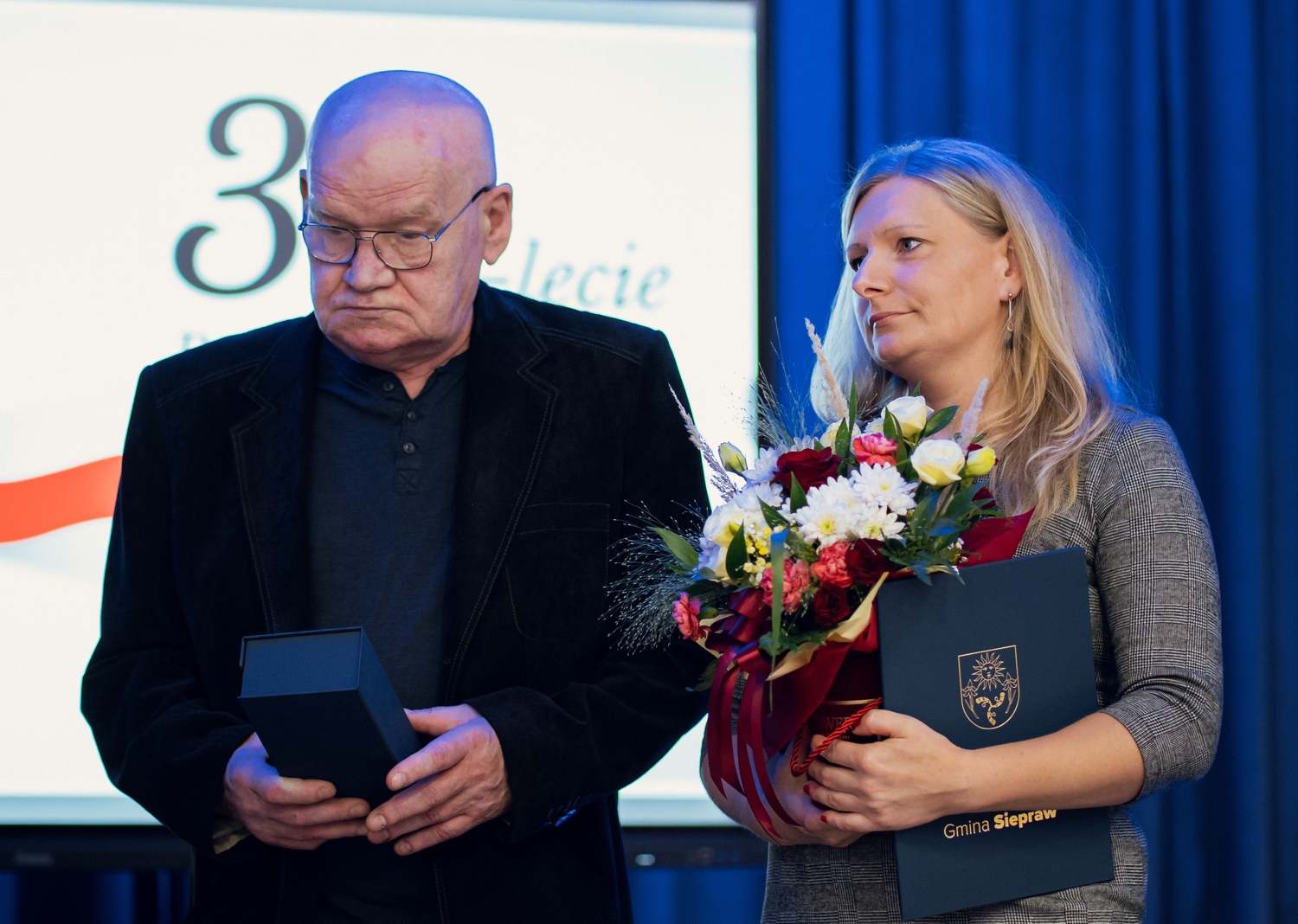  Wręczenie wyróżnienia "Zasłużony dla Gminy Siepraw"