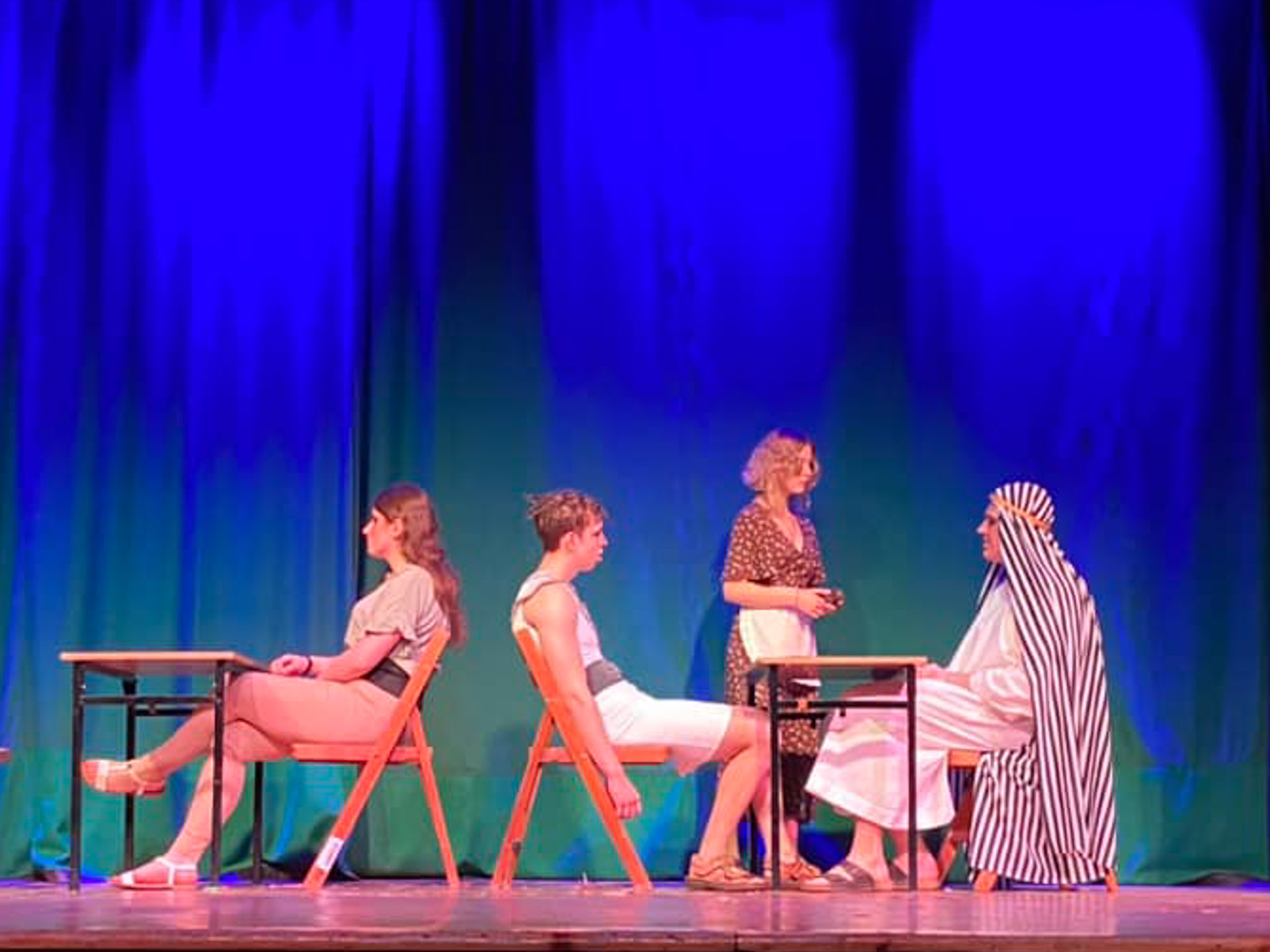 XXI Szkolne Konfrontacje Teatralne – spektakl „Z komedii dawnego Egiptu” - Osamotnieni (klasa III c)