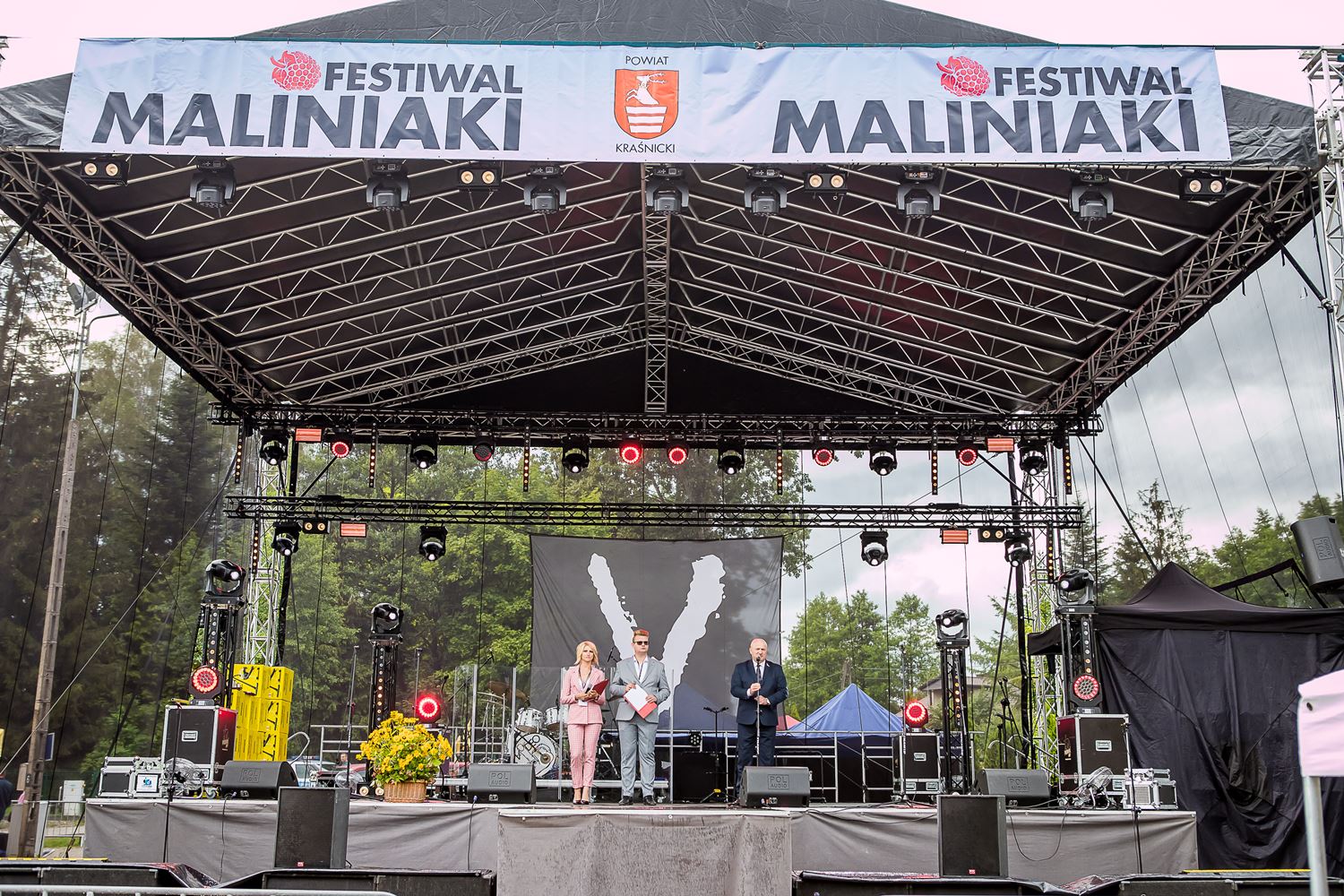 Zdjęcia przedstawiają przebieg uroczystości związanych z Festiwalem Maliniaki w 2022