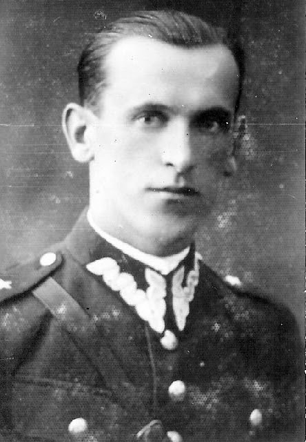 zdjęcie przedstawia starą fotografię Płk. Władysława Kabata