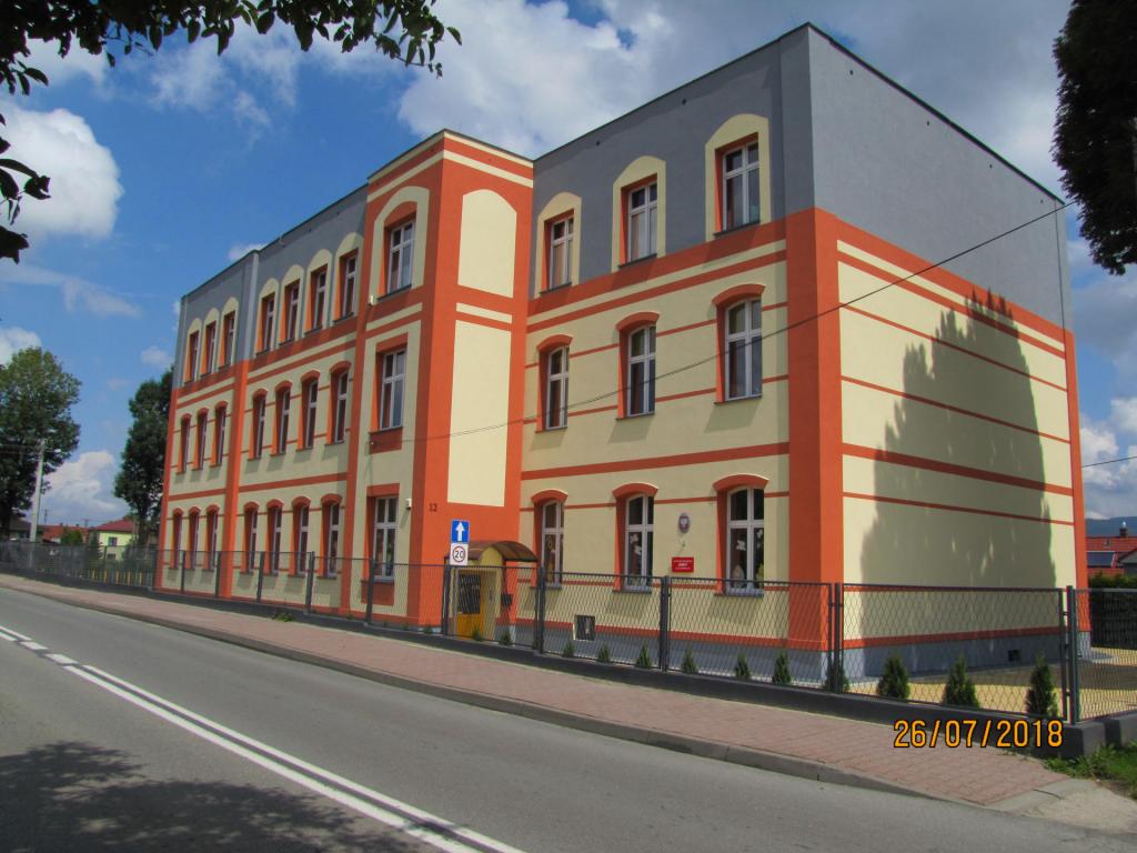 Budynek przedszkola od strony ulicy Bielskiej po przeprowadzonej modernizacji