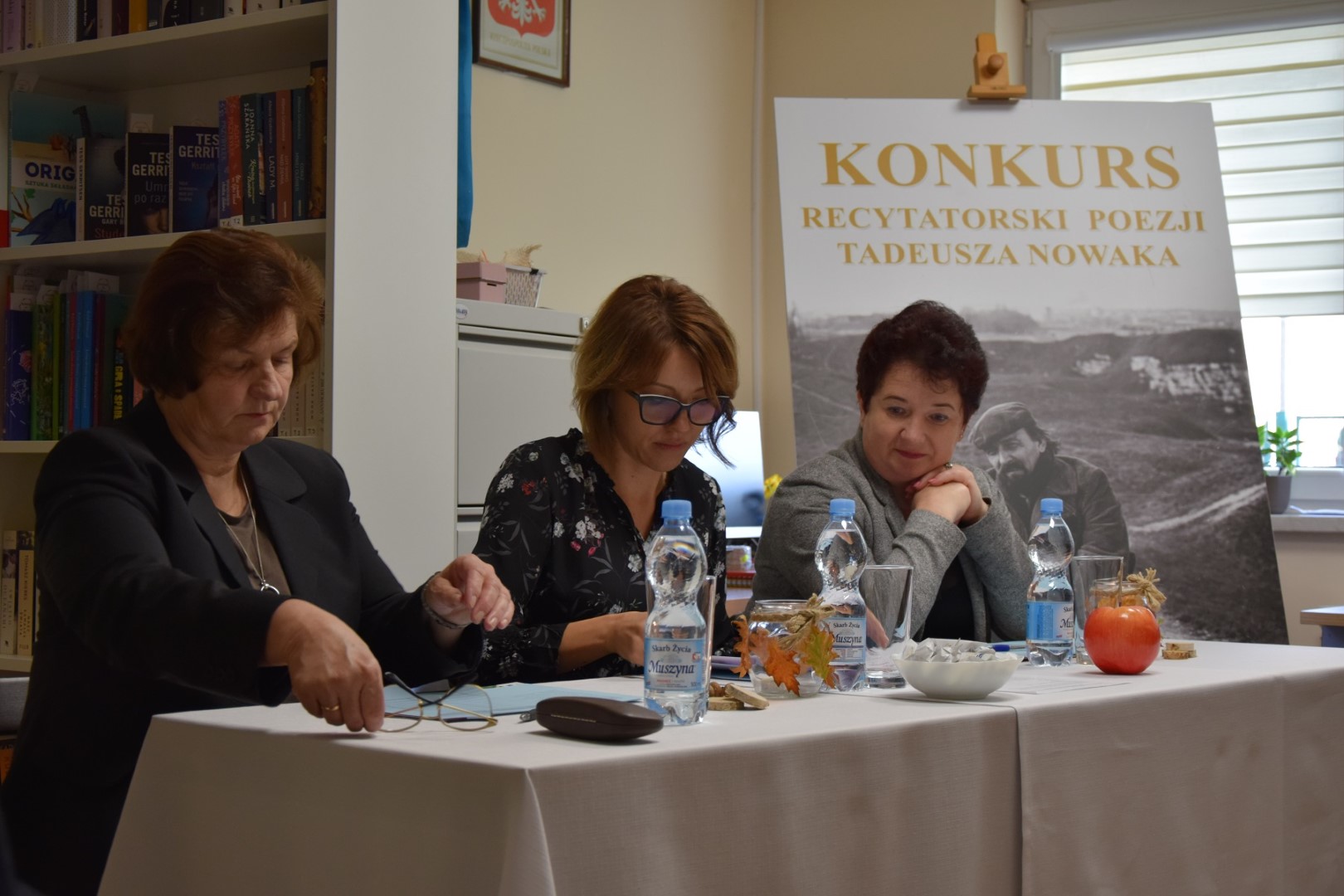 zdjęcie przedstawia od lewej: Halina Kozłowska, Monika Bochenek- Król, Sabina Nowak