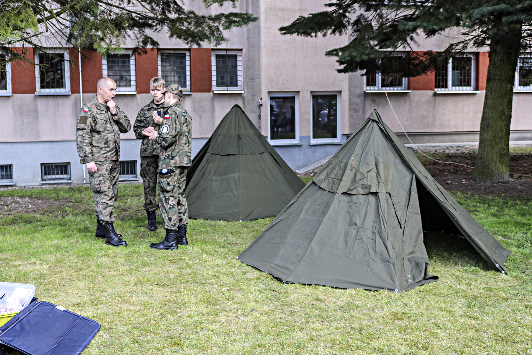Namioty wojskowe klas mundurowych Zespołu Szkół nr 3 w Kraśniku.