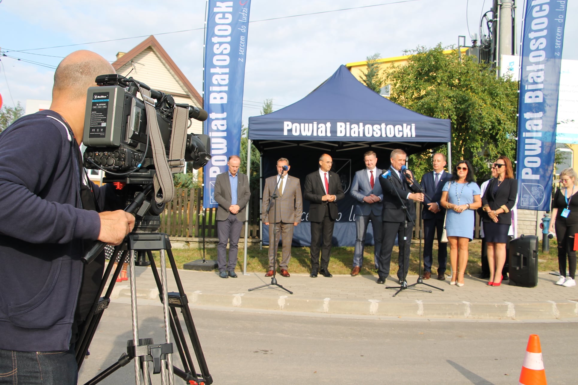 Oficjalne oddanie do użytku ul Zabłudowskiej w Surażu - namiot Powiatu Białostockiego
