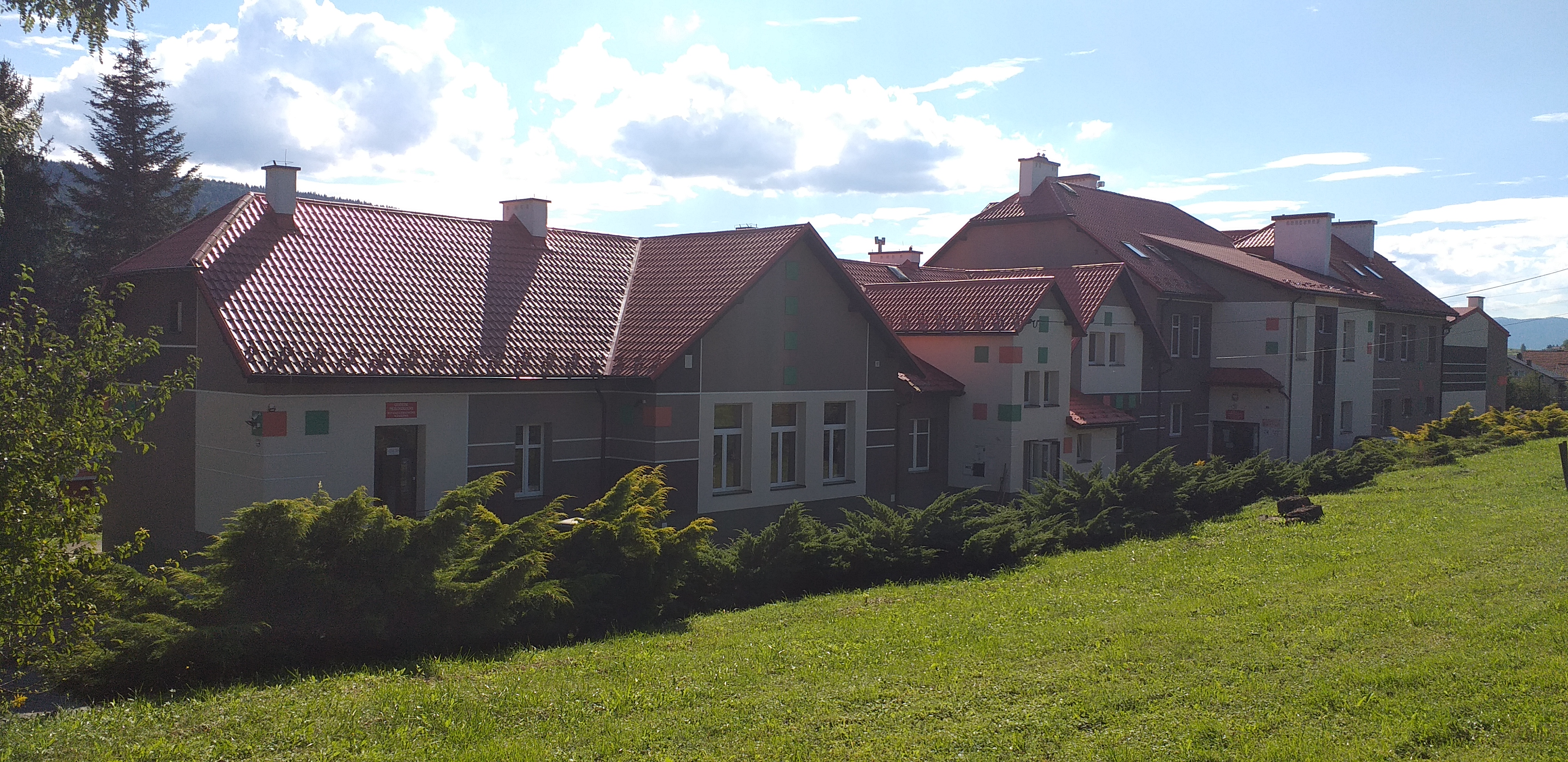 Szkoła Podstawowa w Zakrzowie po termomodernizacji