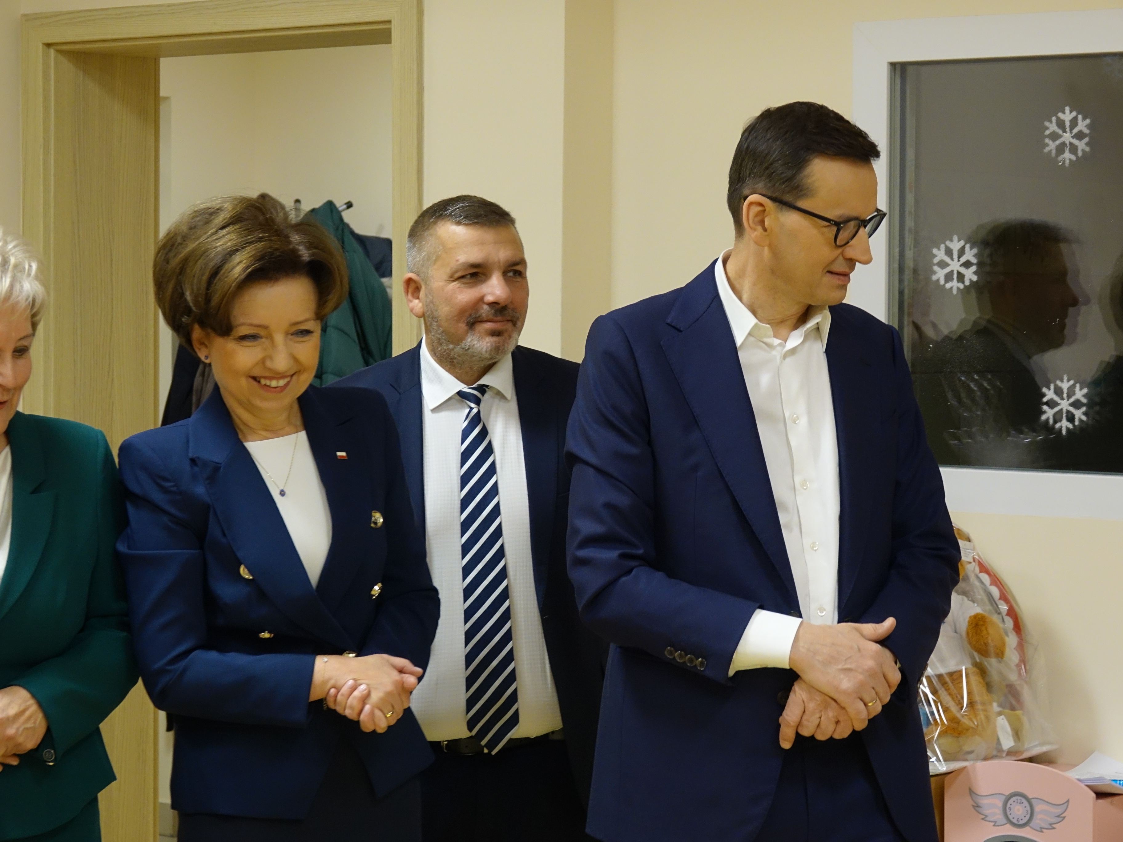 Konferencja prasowa Premiera Mateusza Morawieckiego i Minister Rodziny i Polityki Społecznej Marleny Maląg w Żłobku Samorządowym w Pilawie