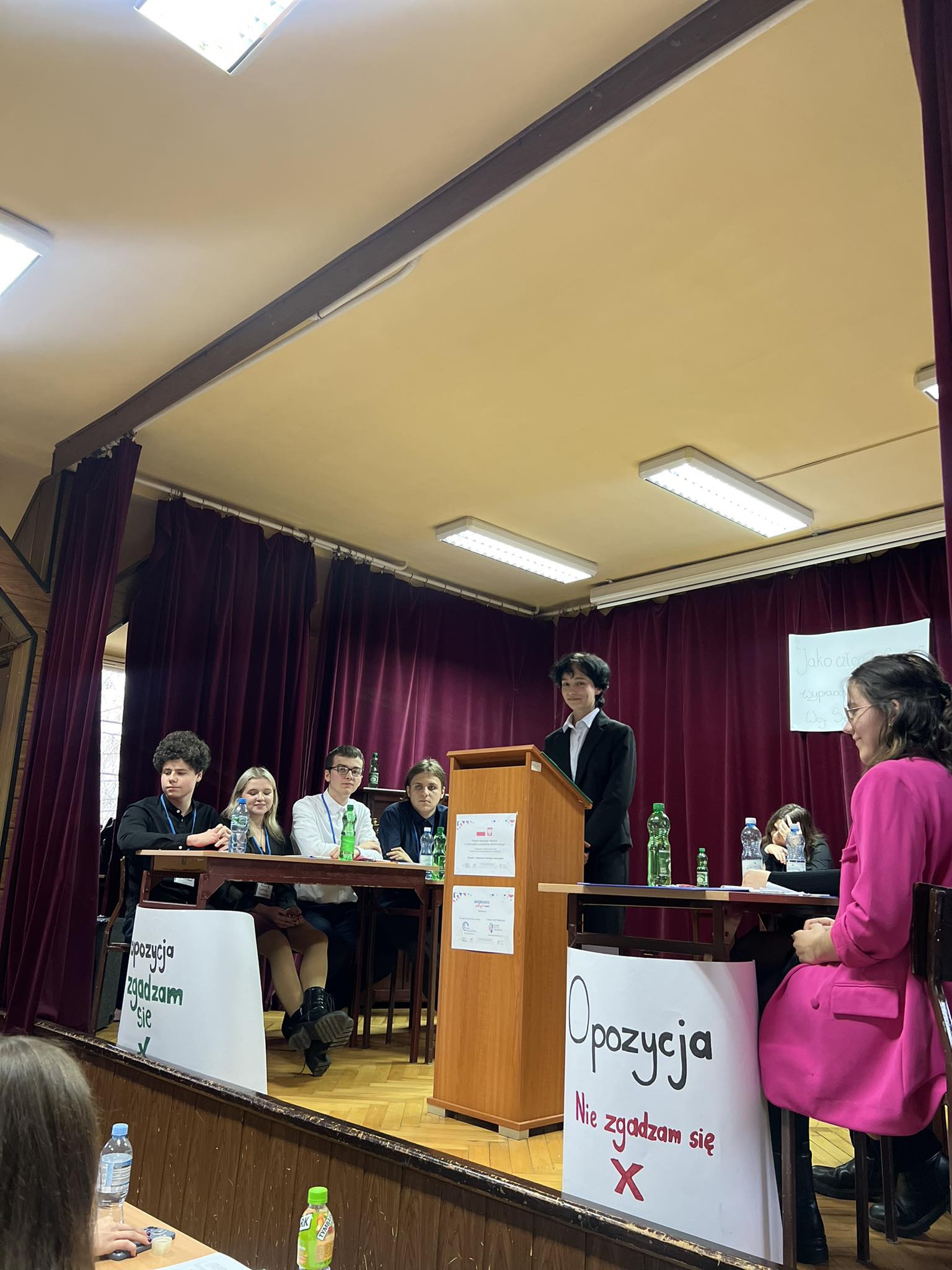 Debata oksfordzka w Broniewskim