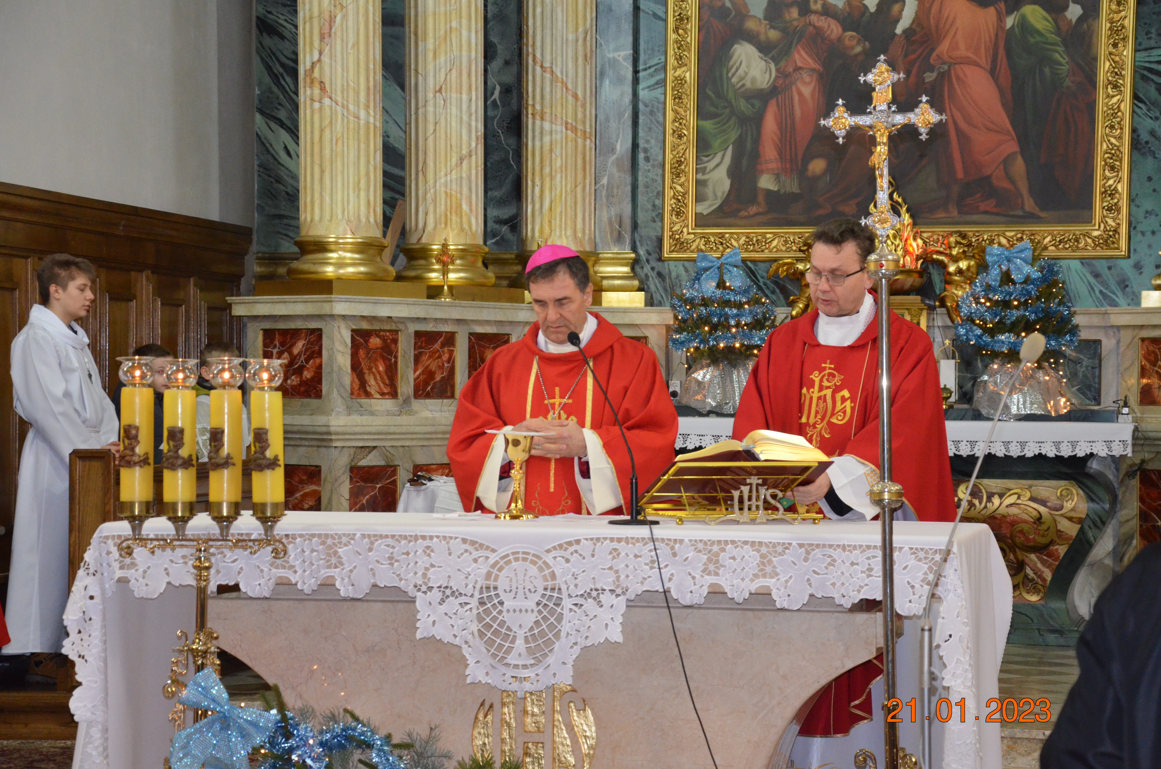 Msza święta sprawowana przez ks. Biskupa Piotra Sawczuka