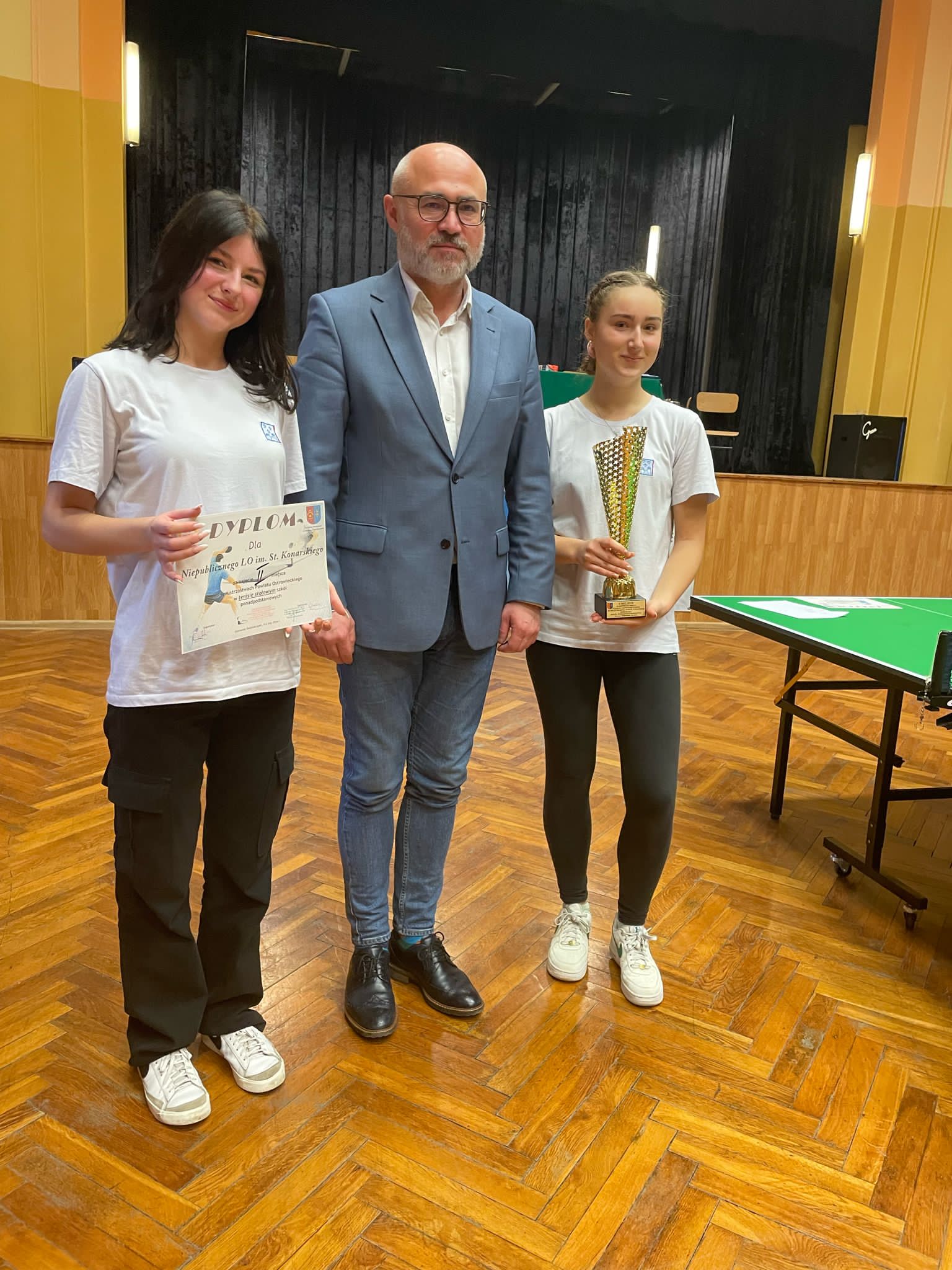Mistrzostwa Powiatu Ostrowieckiego w Drużynowym Tenisie Stołowym Dziewcząt Szkół Ponadpodstawowych