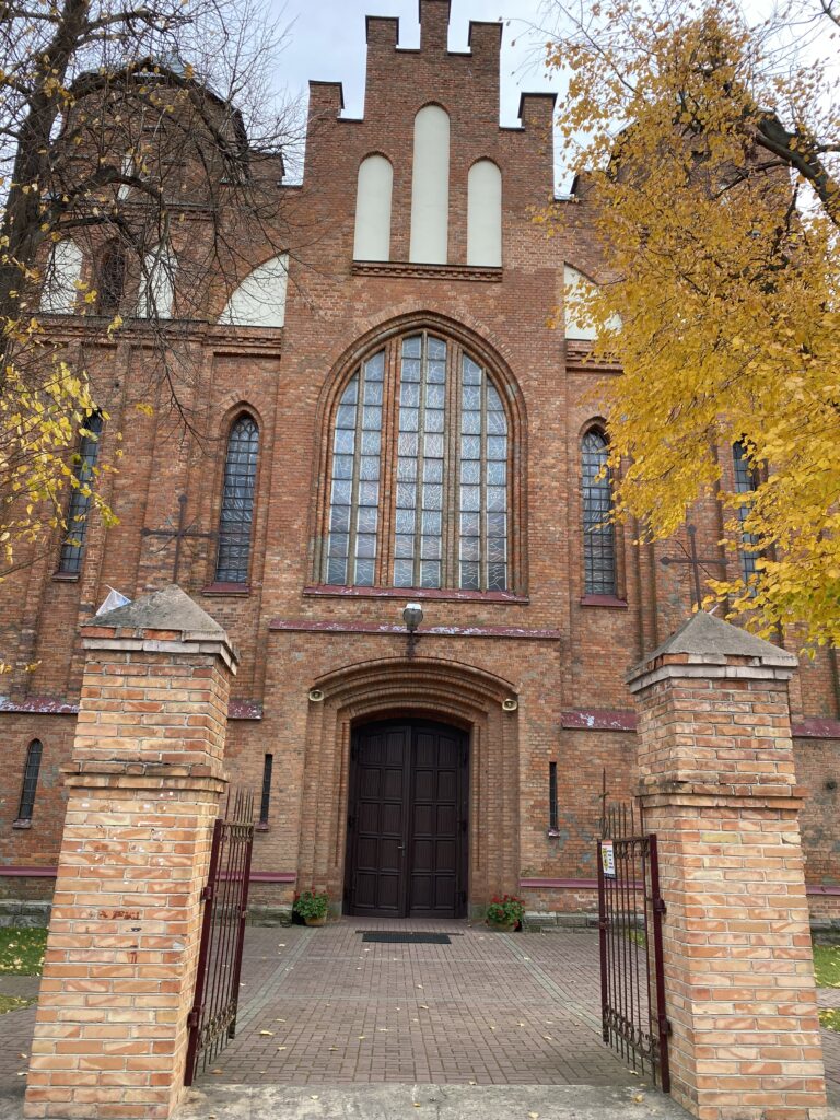 Kościół Parafialny pw. św. Tomasza Apostoła w Dzierżeninie