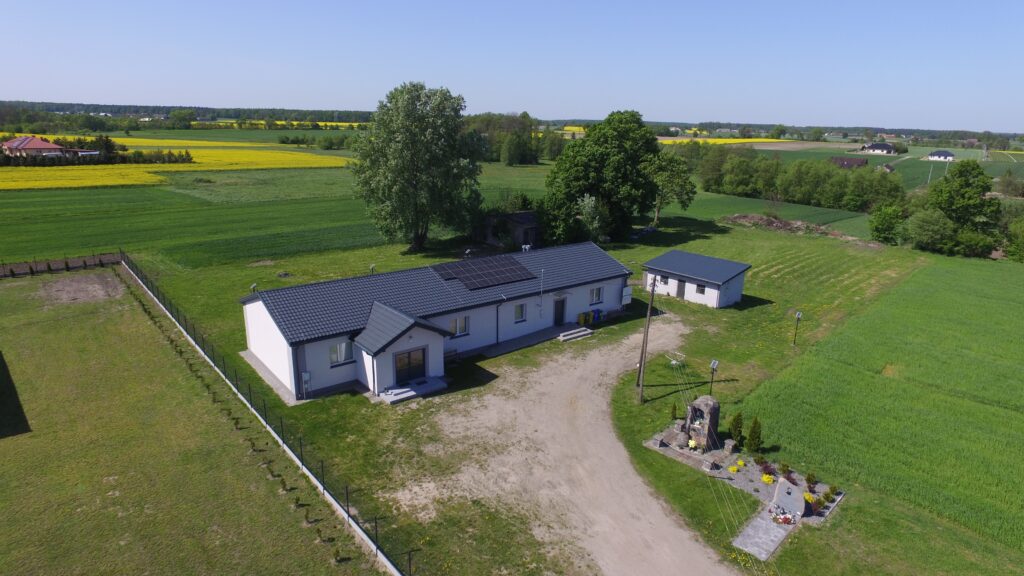 Pomnik Rafała Krajewskiego przy OSP w Łępicach
