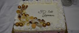 Tort z napisem " 50 lat razem"