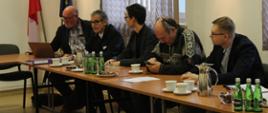 Podczas spotkania w Urzędzie - partnerzy omawiają dotychczas zrealizowane działania
