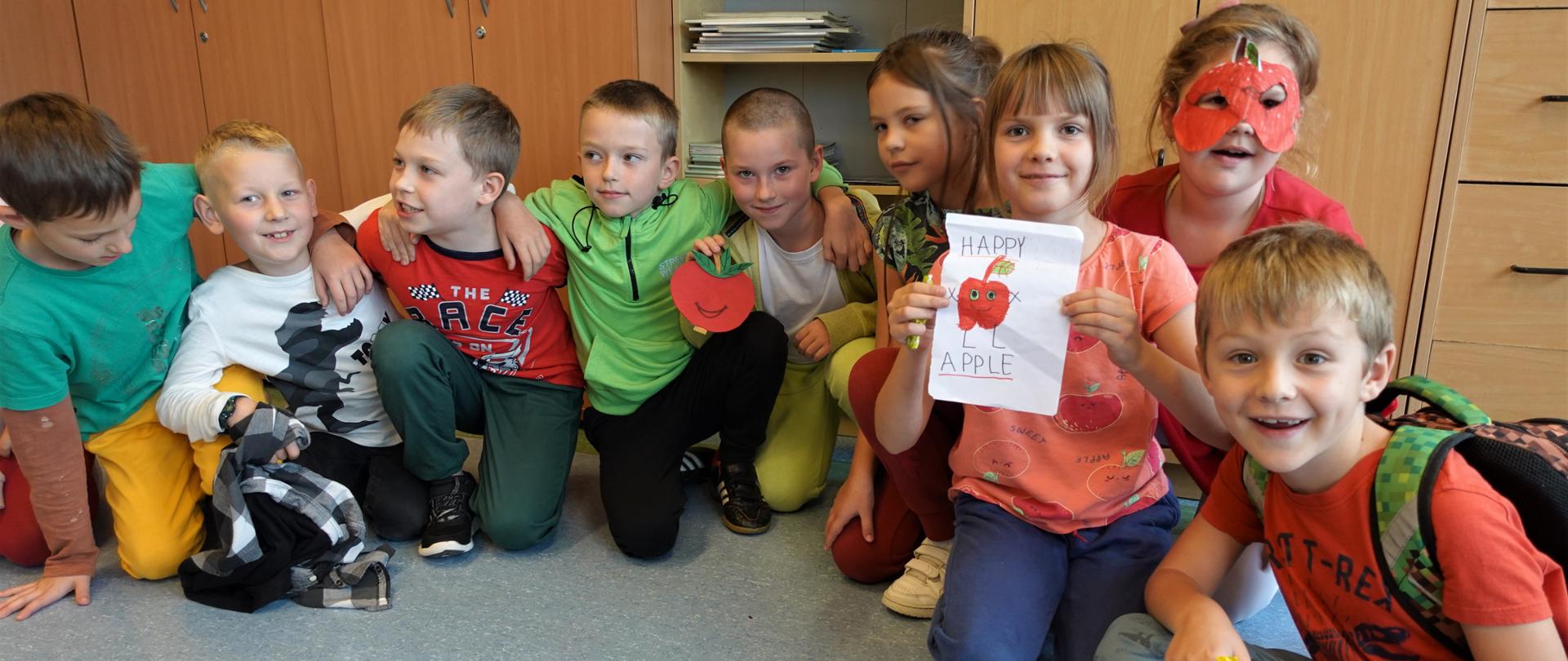 Smacznie, zdrowo i kolorowo – światowy Dzień Jabłka (fotorelacja 2)