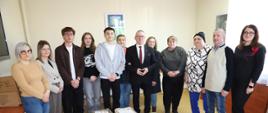 Młodzieżowa Rada Powiatu Koneckiego wspiera osoby starsze i potrzebujące