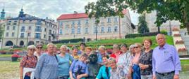 seniorzy podczas wycieczki
