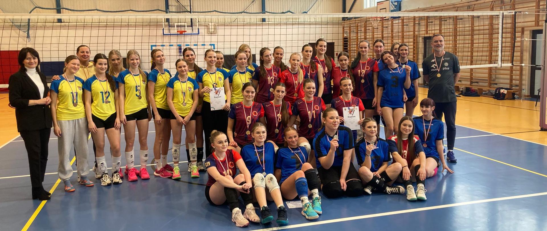 Wicemistrzostwo Powiatu w halowej piłce siatkowej