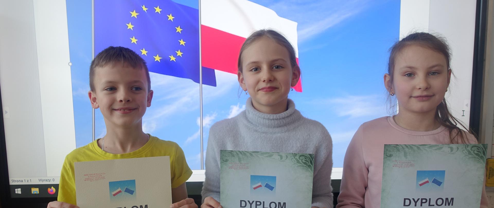 Uczniowie nagrodzeni w konkursie "Polska na czele europejskiej rodziny"