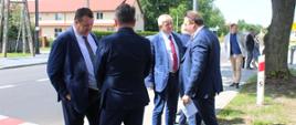 Rozmowy samorządowców przed rozpoczęciem konferencji
