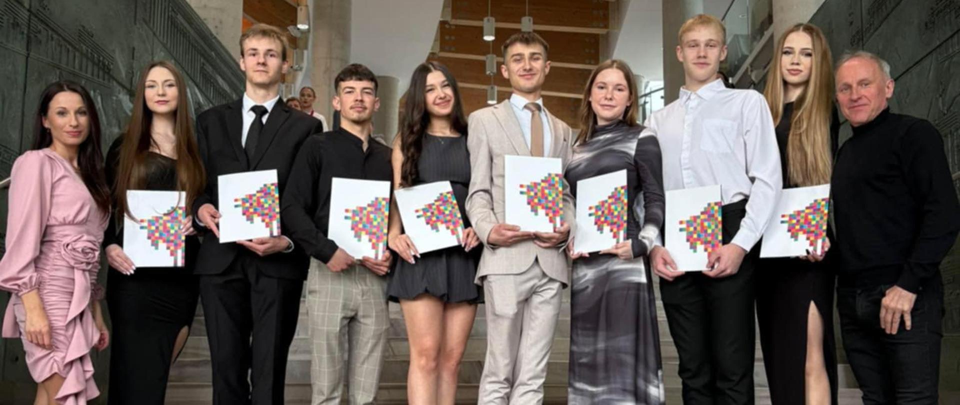 Młodzi artyści z Powiatu Bielskiego - stypendyści Marszałka Województwa Podlaskiego w dziedzinie twórczości artystycznej